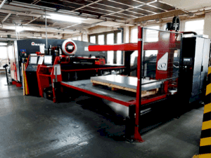 Mašīnas AMADA EMK 3610NT pretskats