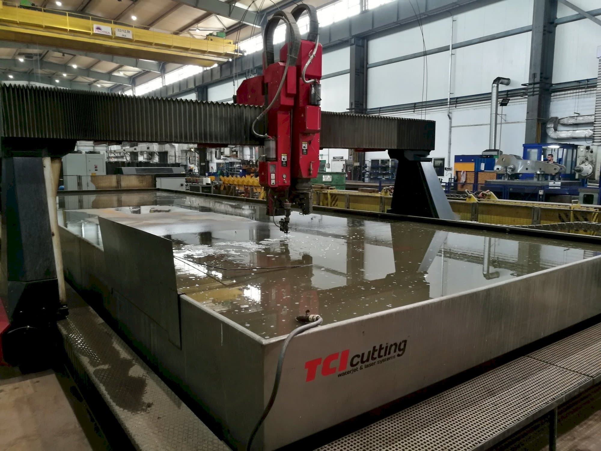 Mašīnas TCI BP-H 30120-1  pretskats