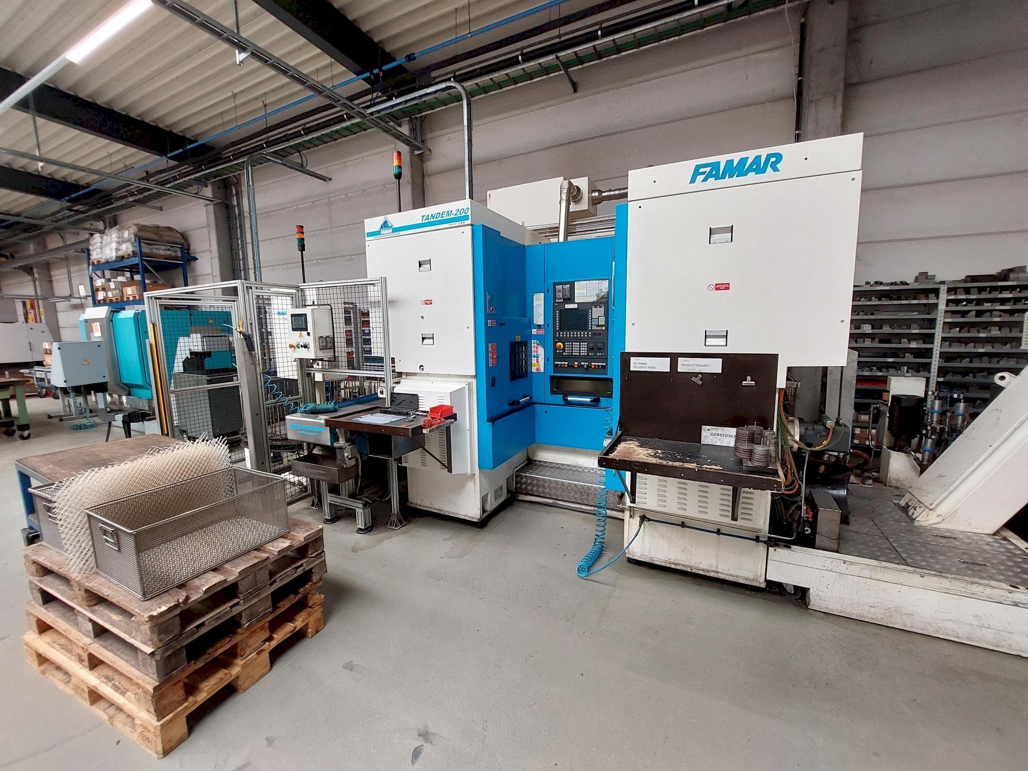 Mašīnas Famar Tandem 200 pretskats