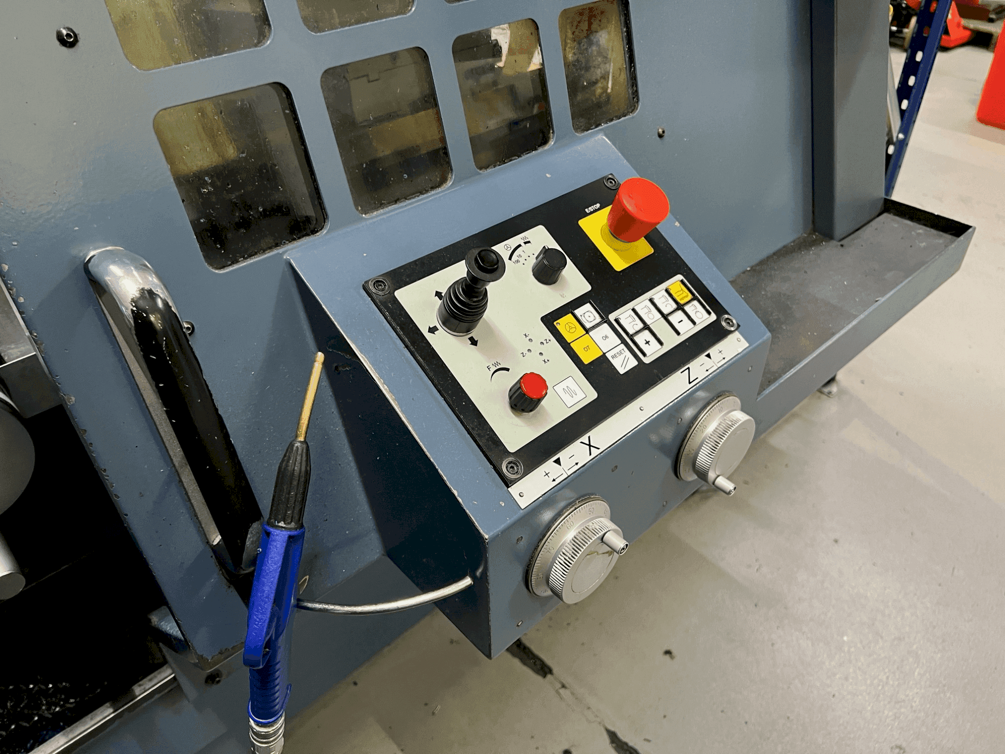 Mašīnas PADOVANI E255/1500 pretskats