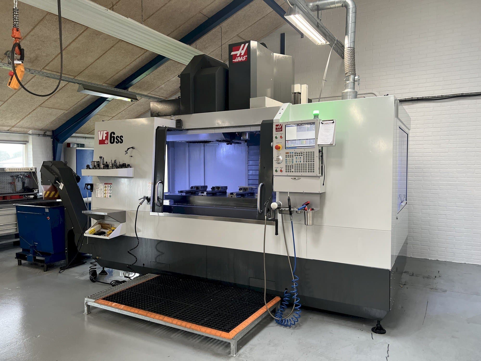 Mašīnas HAAS VF6-SS pretskats