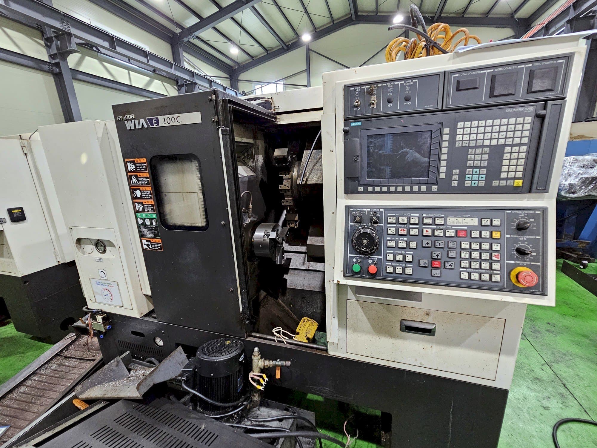 Mašīnas Hyundai Wia E200C pretskats