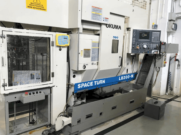 Mašīnas Okuma LB 200 M pretskats