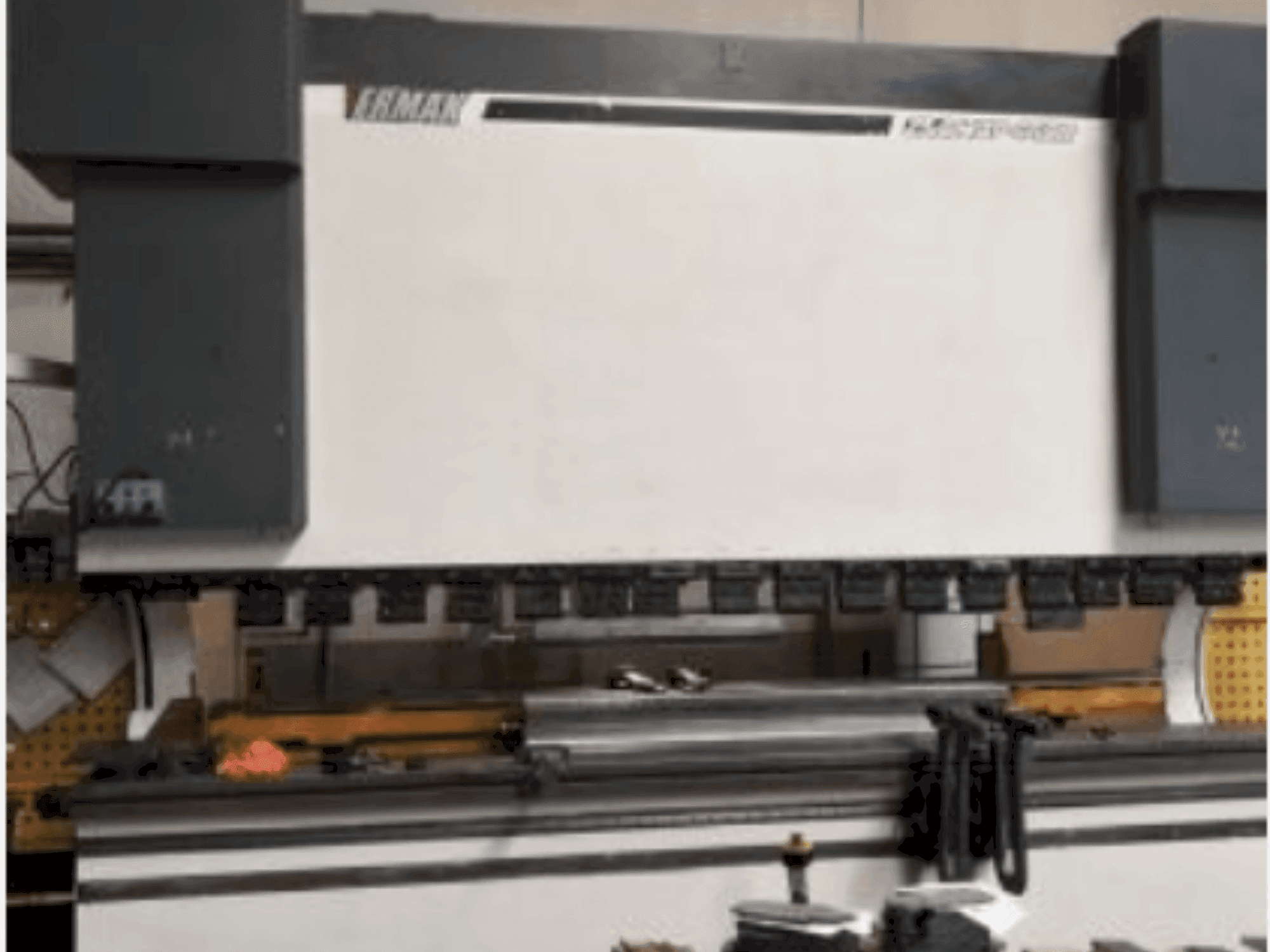 Mašīnas ERMAK CNC HAP 4100x400 pretskats