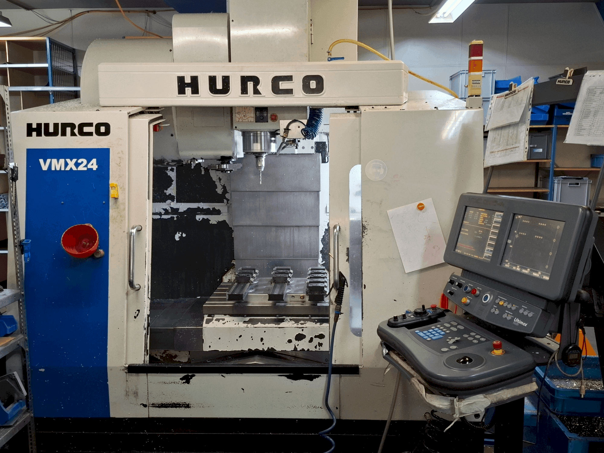 Mašīnas Hurco VMX24 pretskats