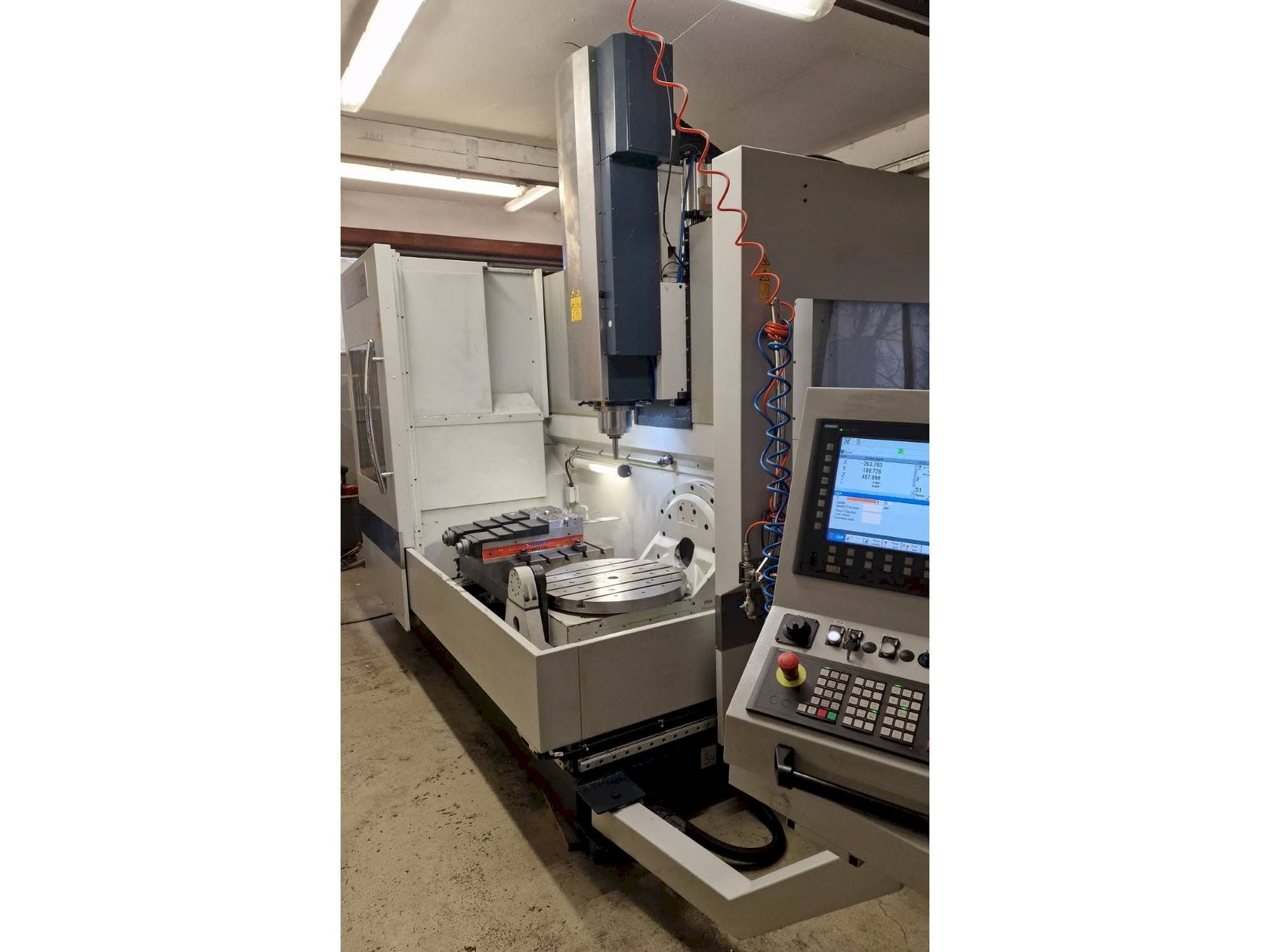 Mašīnas SPINNER U5 1520  pretskats