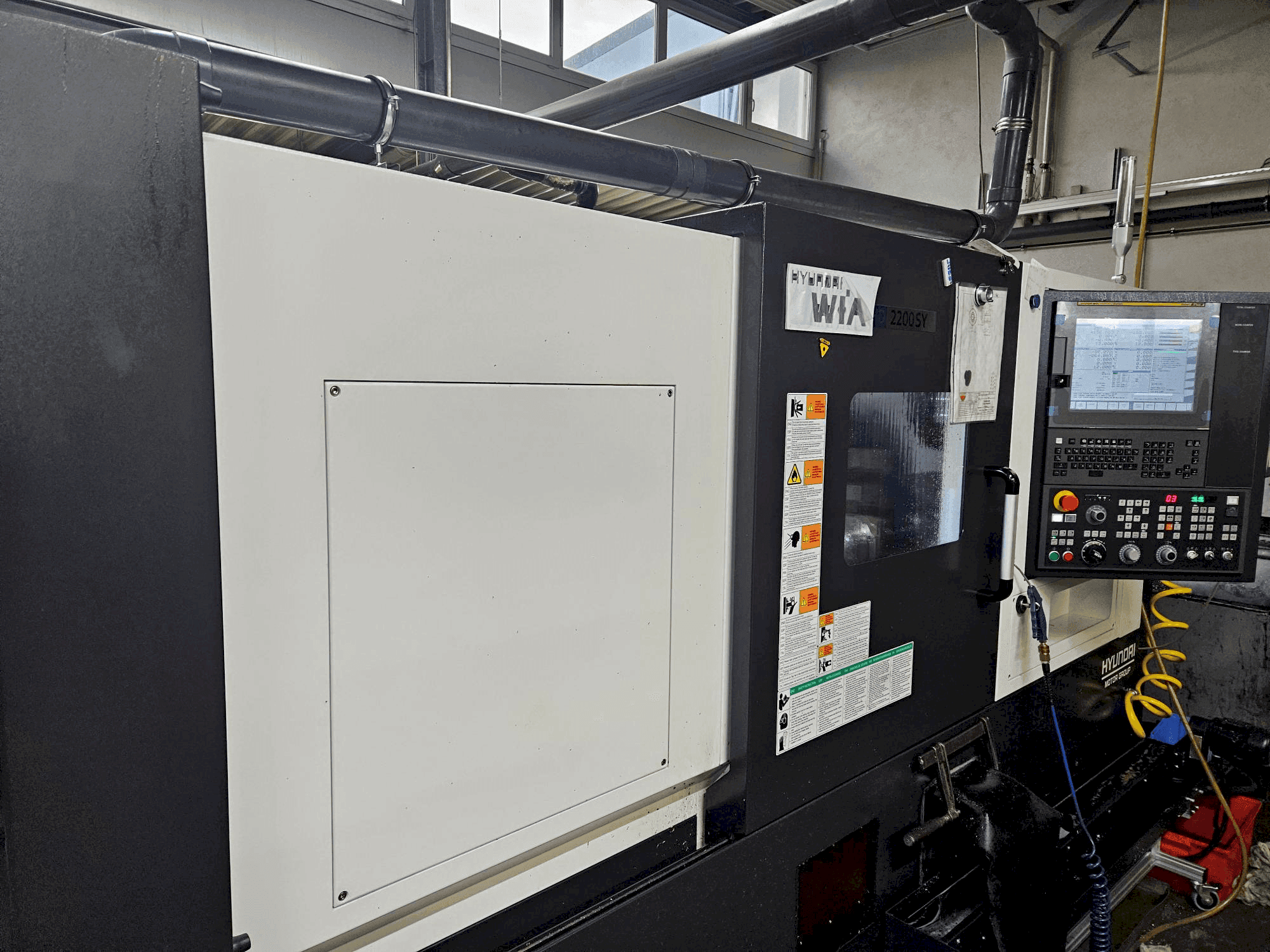 Mašīnas Hyundai HD2200SY  pretskats