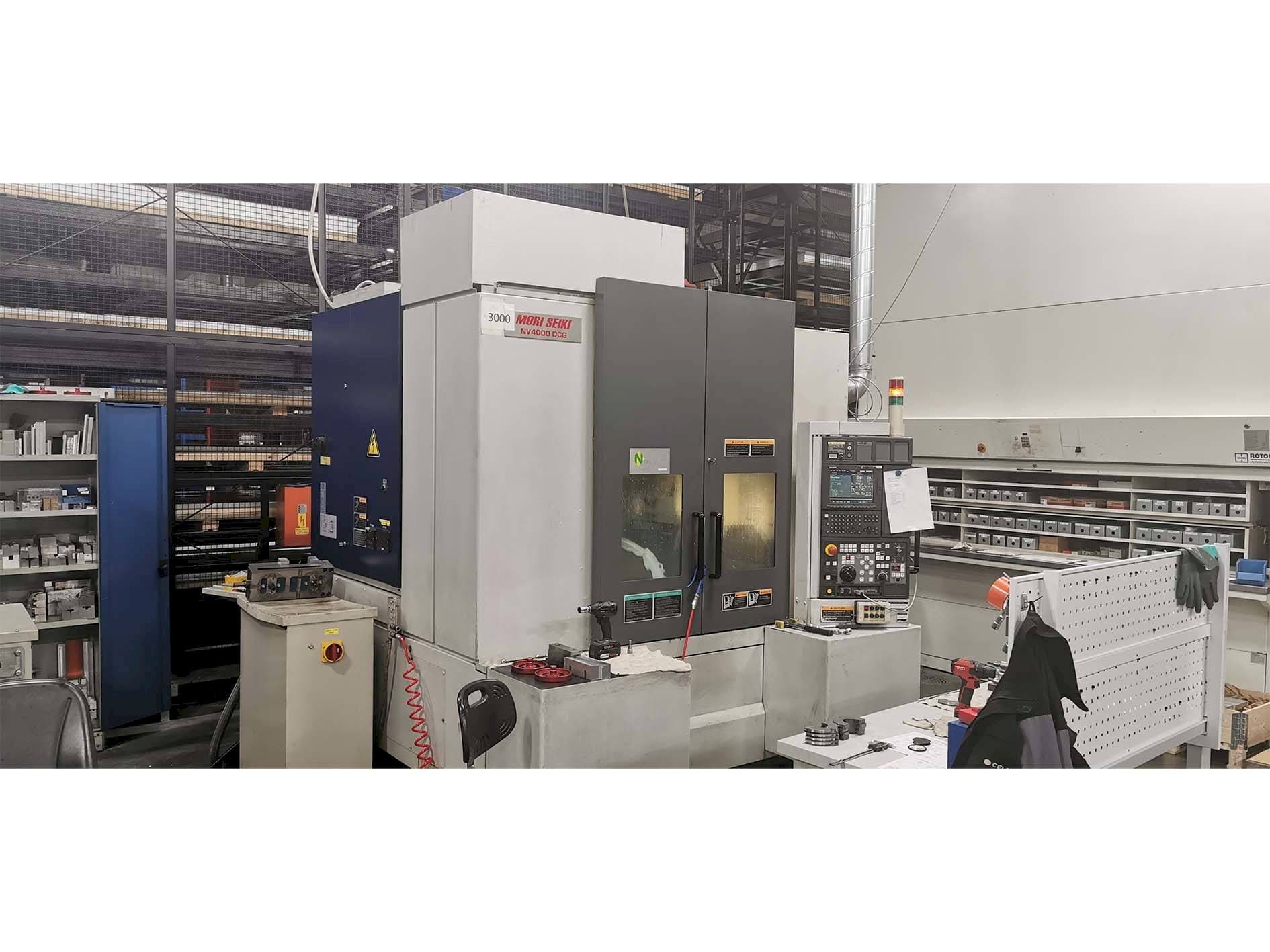 Mašīnas MORI SEIKI NV4000 pretskats