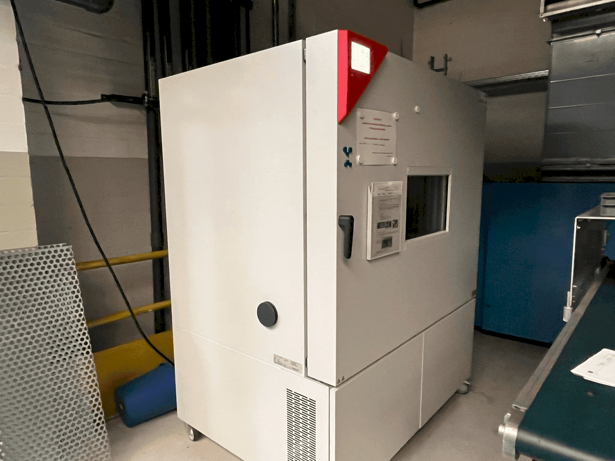 Mašīnas BINDER MKFT 720 pretskats