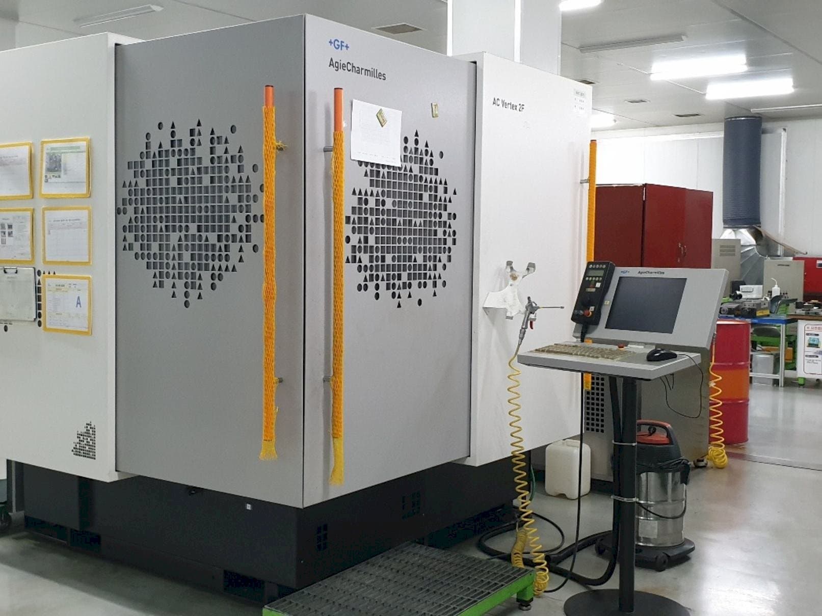 Mašīnas AgieCharmilles AC VERTEX 2F pretskats