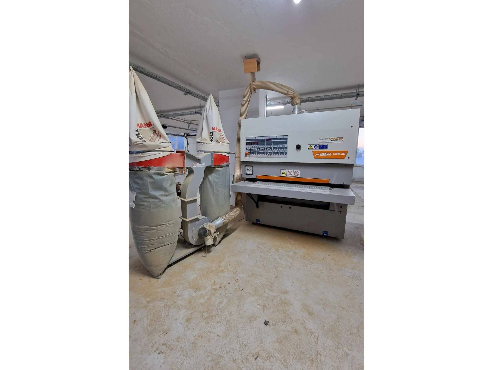 Mašīnas CASADEI LIBRA 35  pretskats