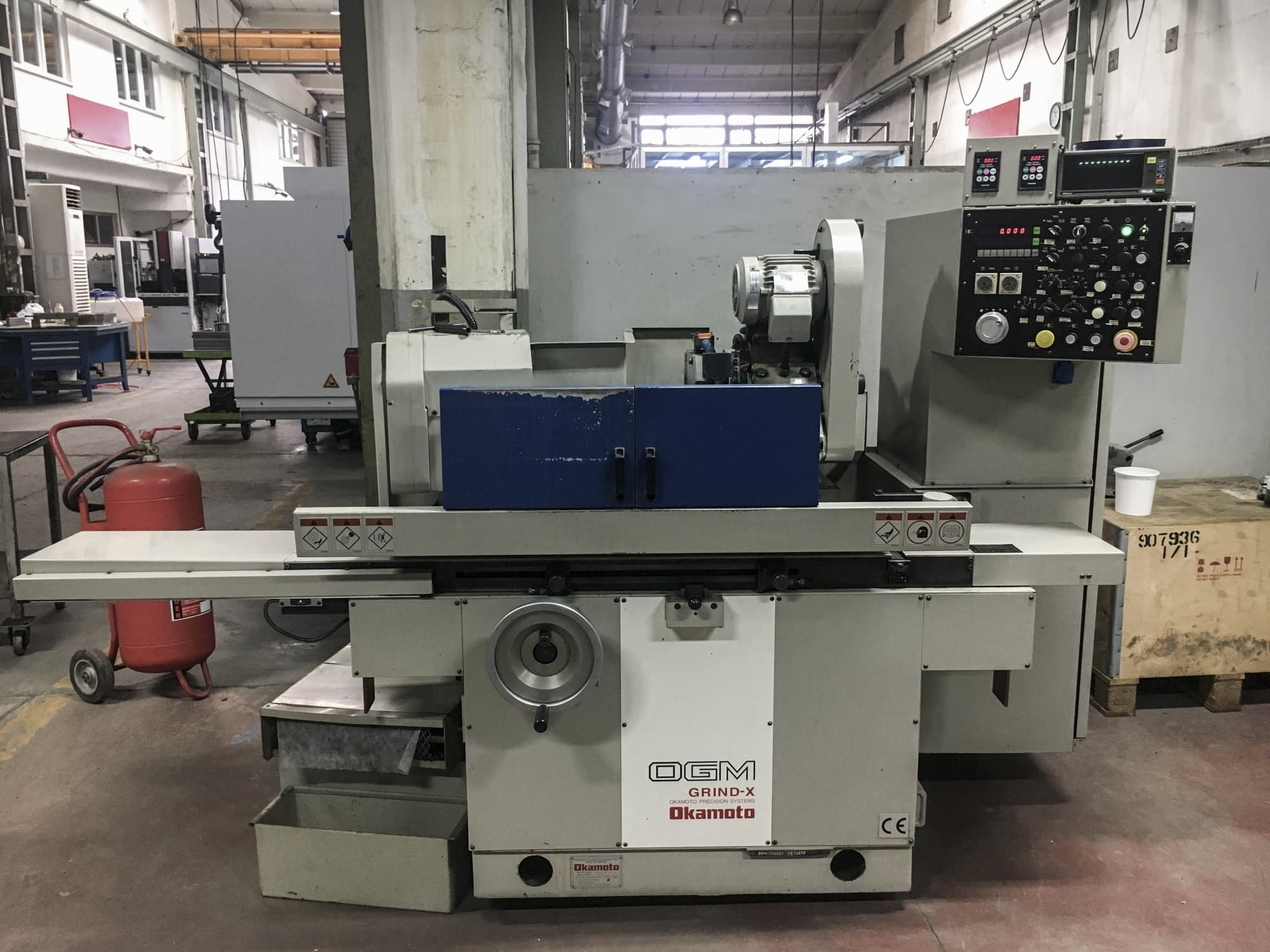 Mašīnas OKAMOTO OGM-250UDX  pretskats