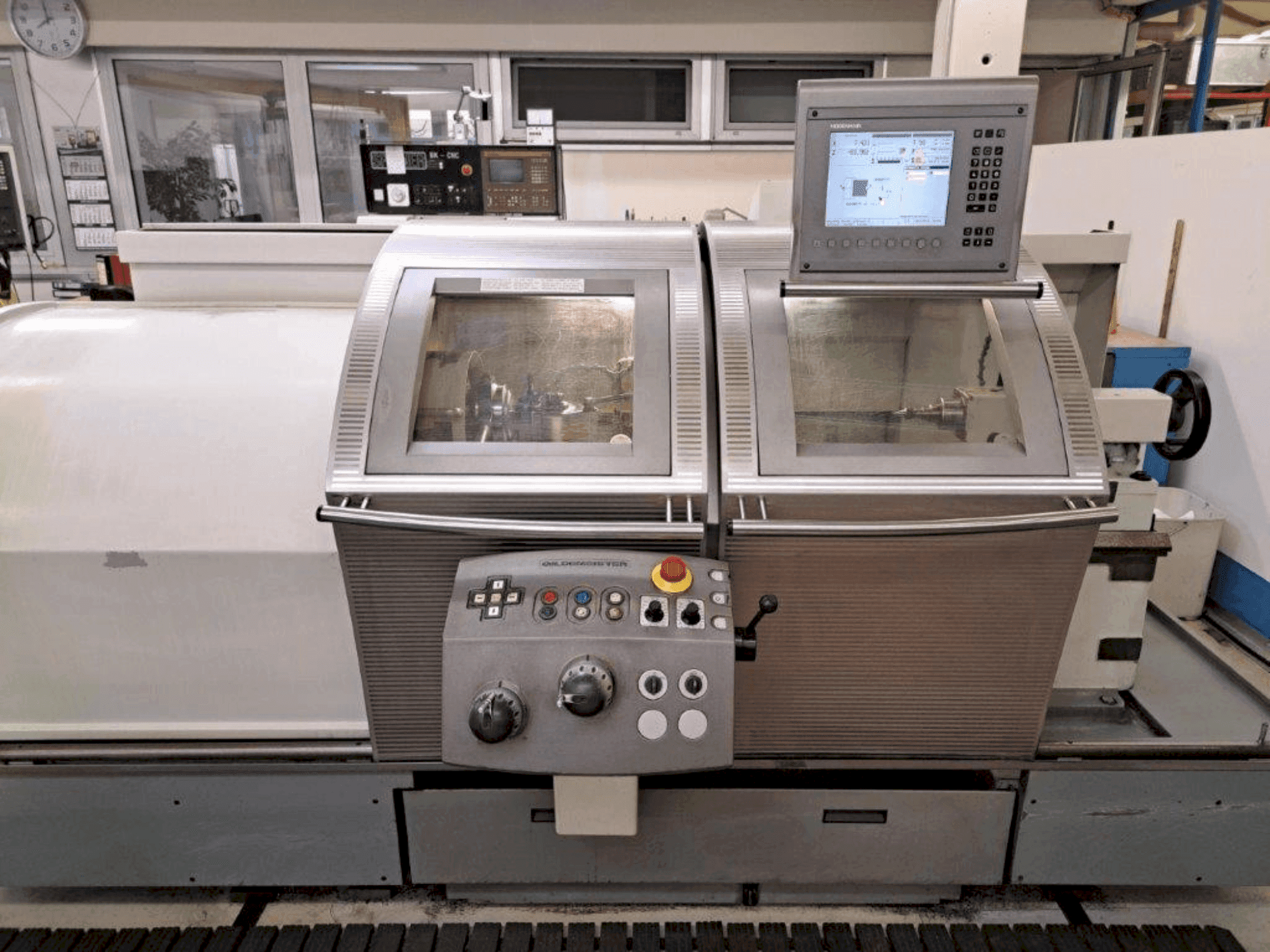 Mašīnas Gildemeister NEF520 pretskats