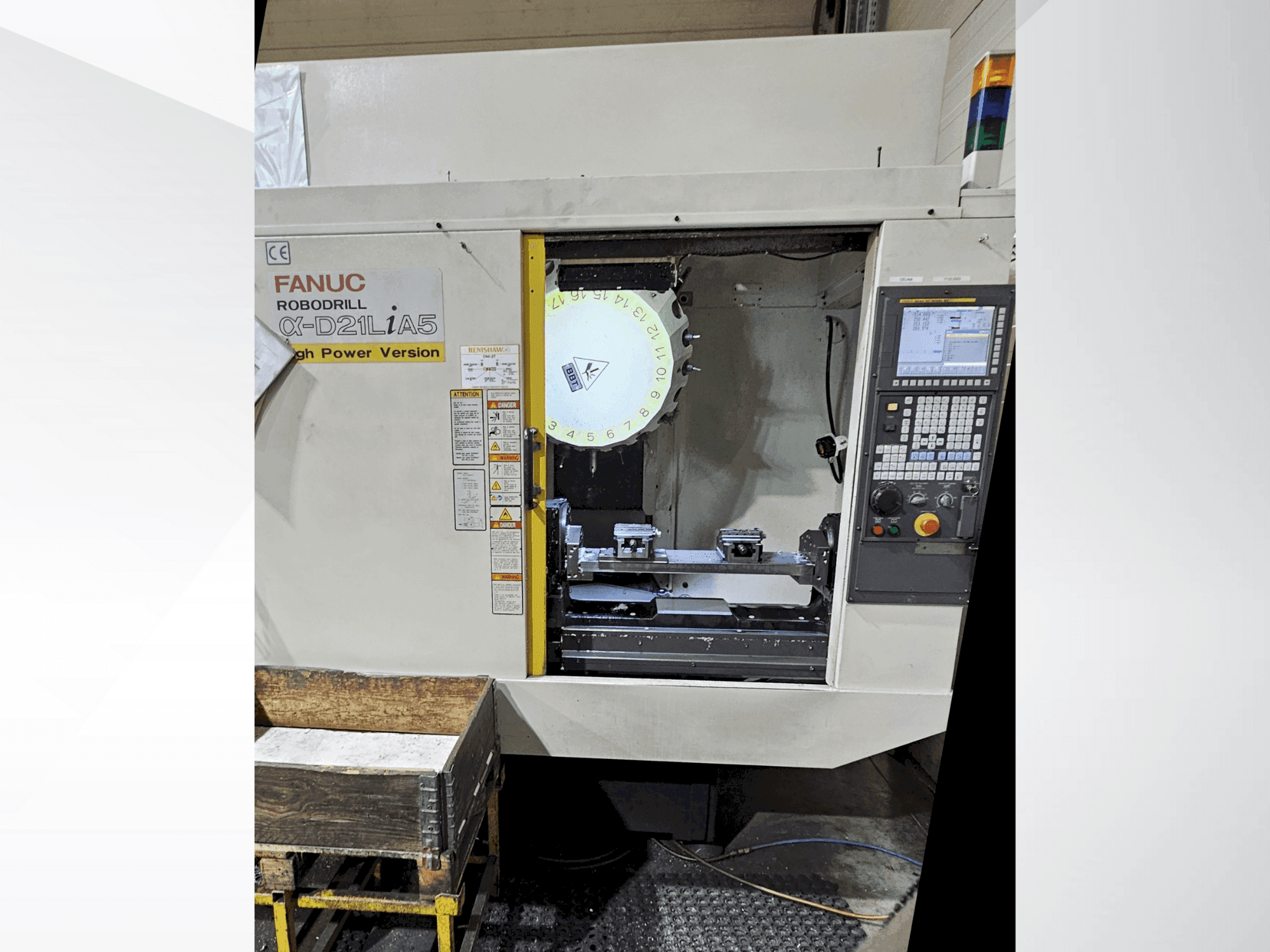 Mašīnas FANUC Robodrill α-D21L iA pretskats