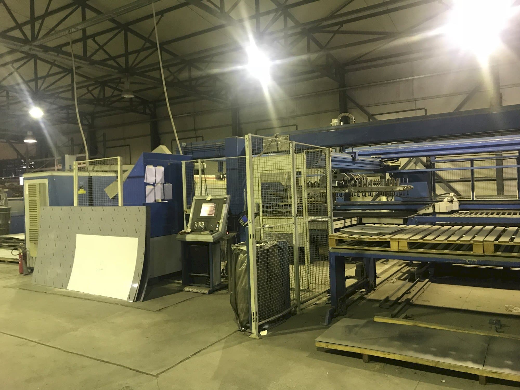 Mašīnas Finn-Power LP6 pretskats