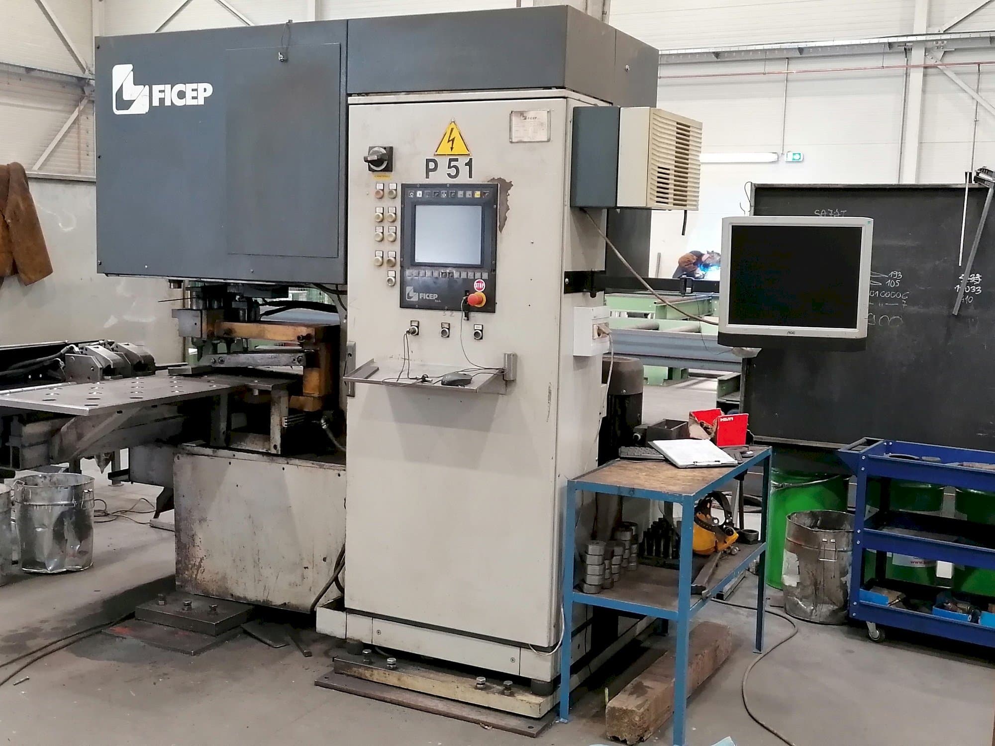 Mašīnas FICEP P51 pretskats