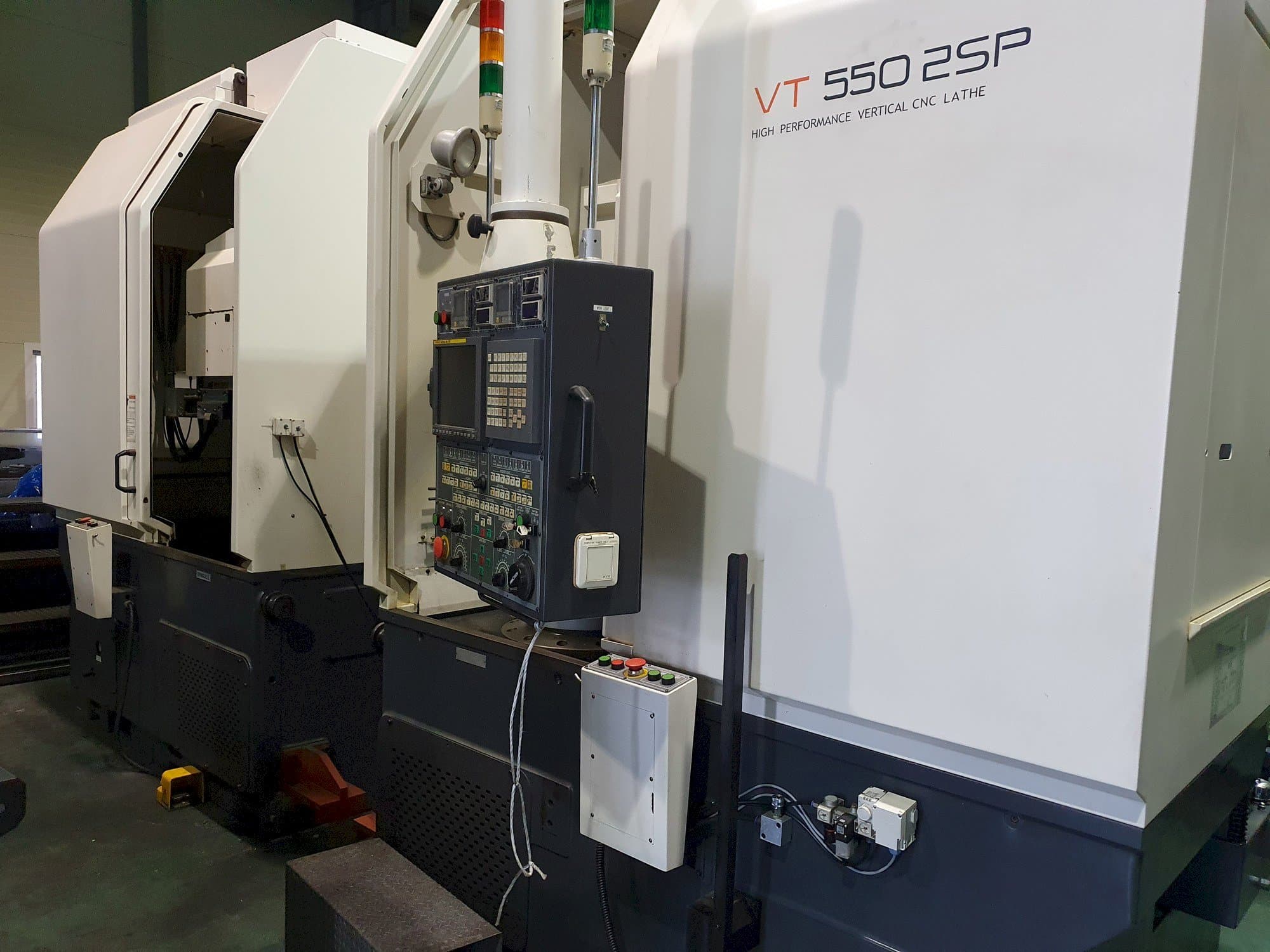 Mašīnas HWACHEON VT-500 2SP pretskats