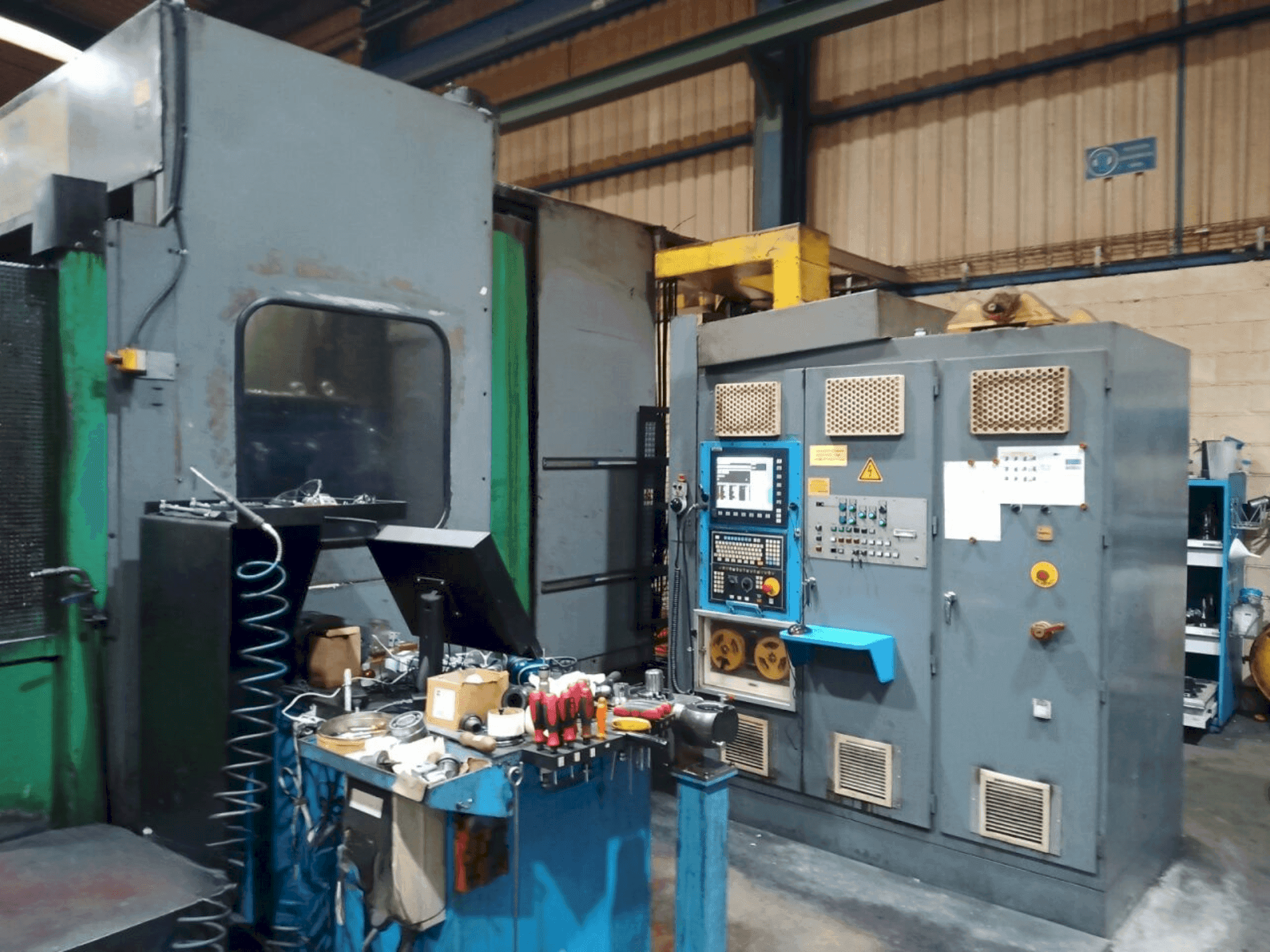 Mašīnas Correa XB-420 pretskats