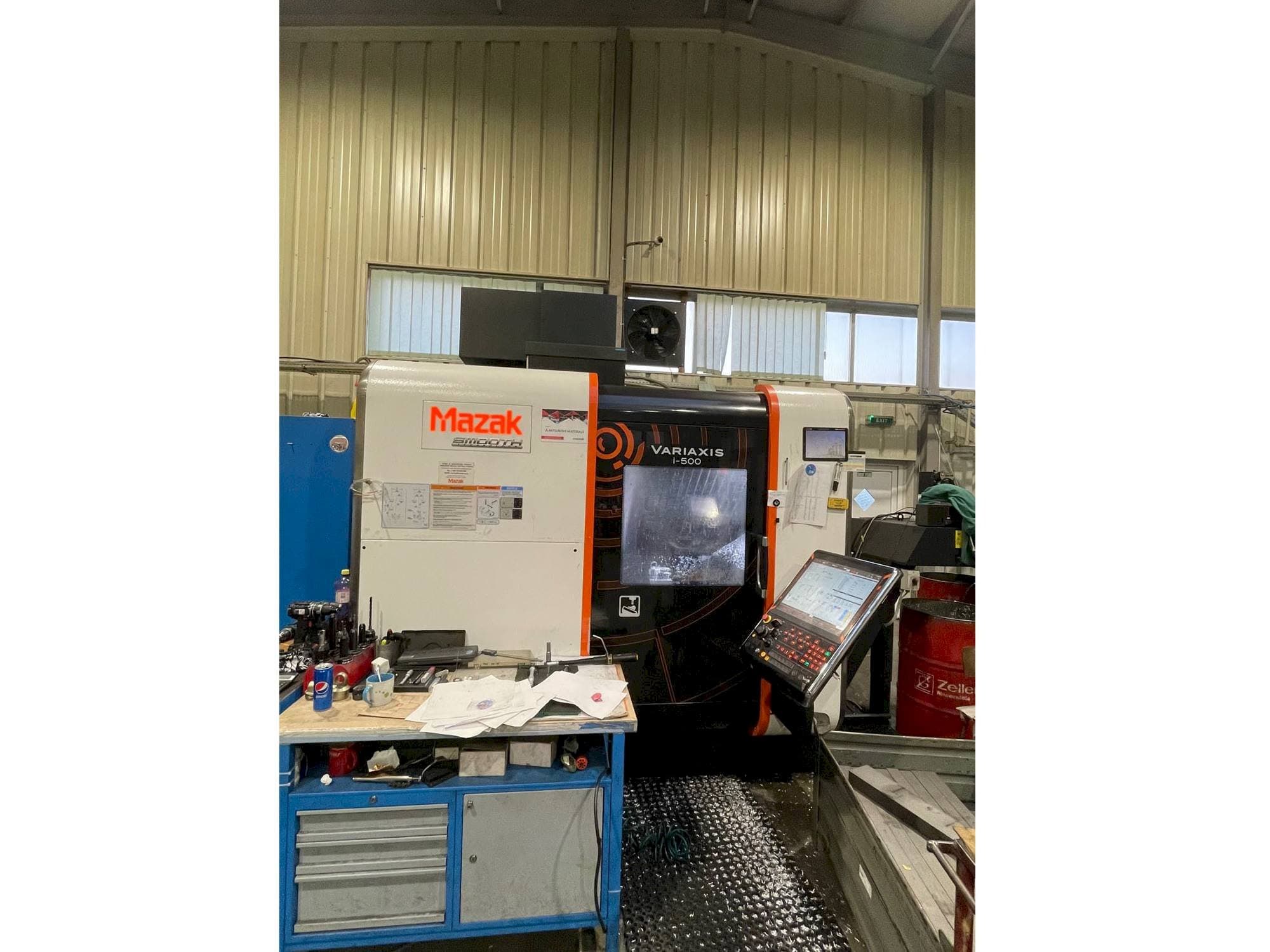 Mašīnas Mazak Variaxis i-500 pretskats