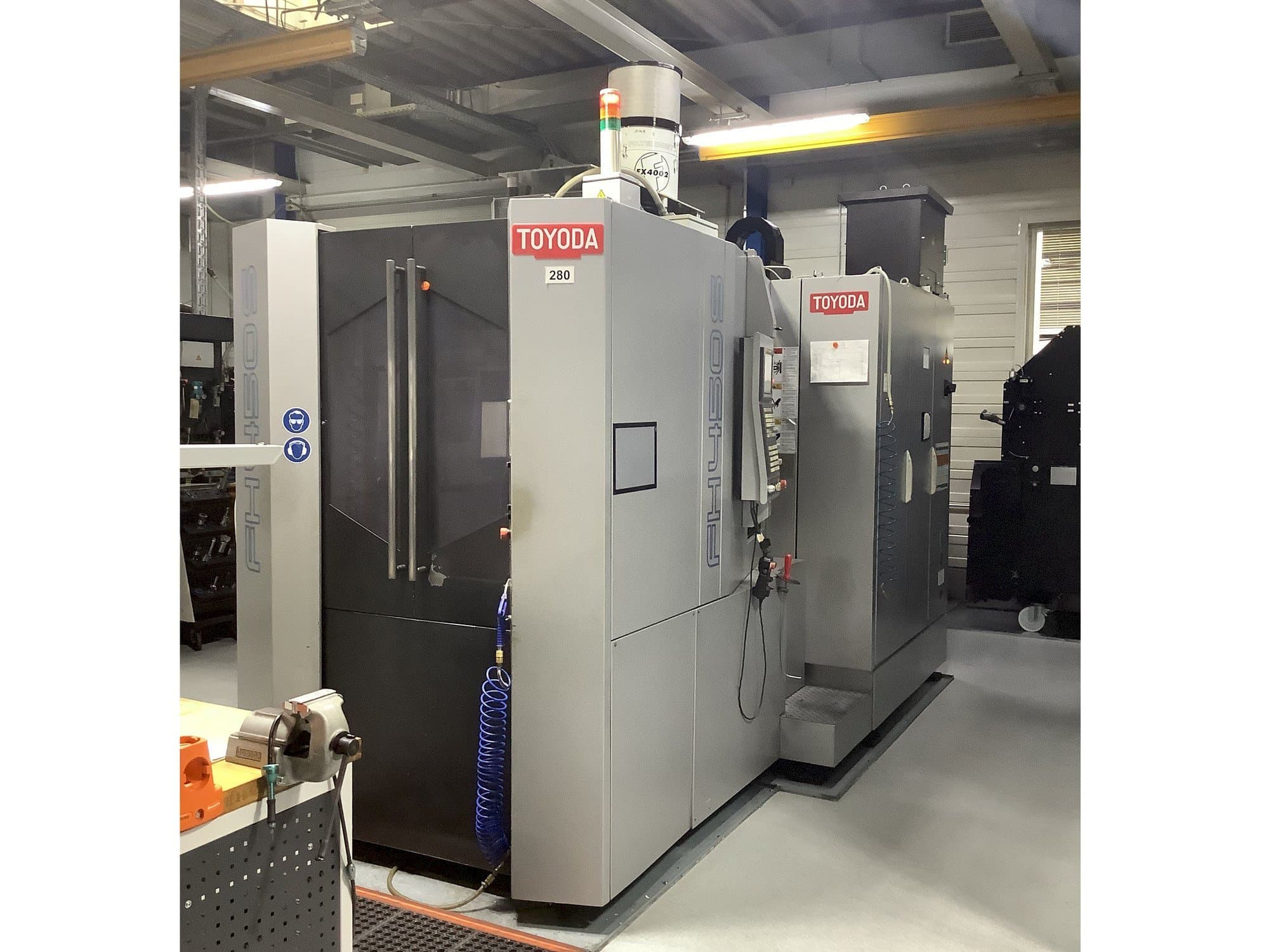 Mašīnas TOYODA FH 450S pretskats