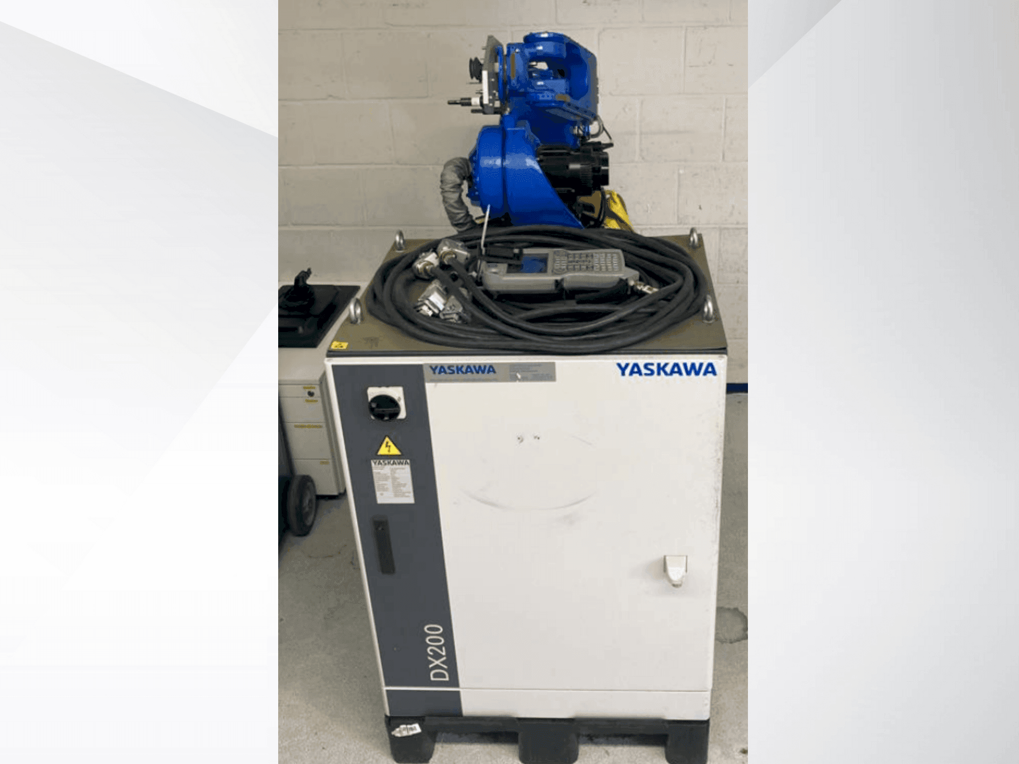 Mašīnas Yaskawa Motoman YR-MH00024-A00 pretskats