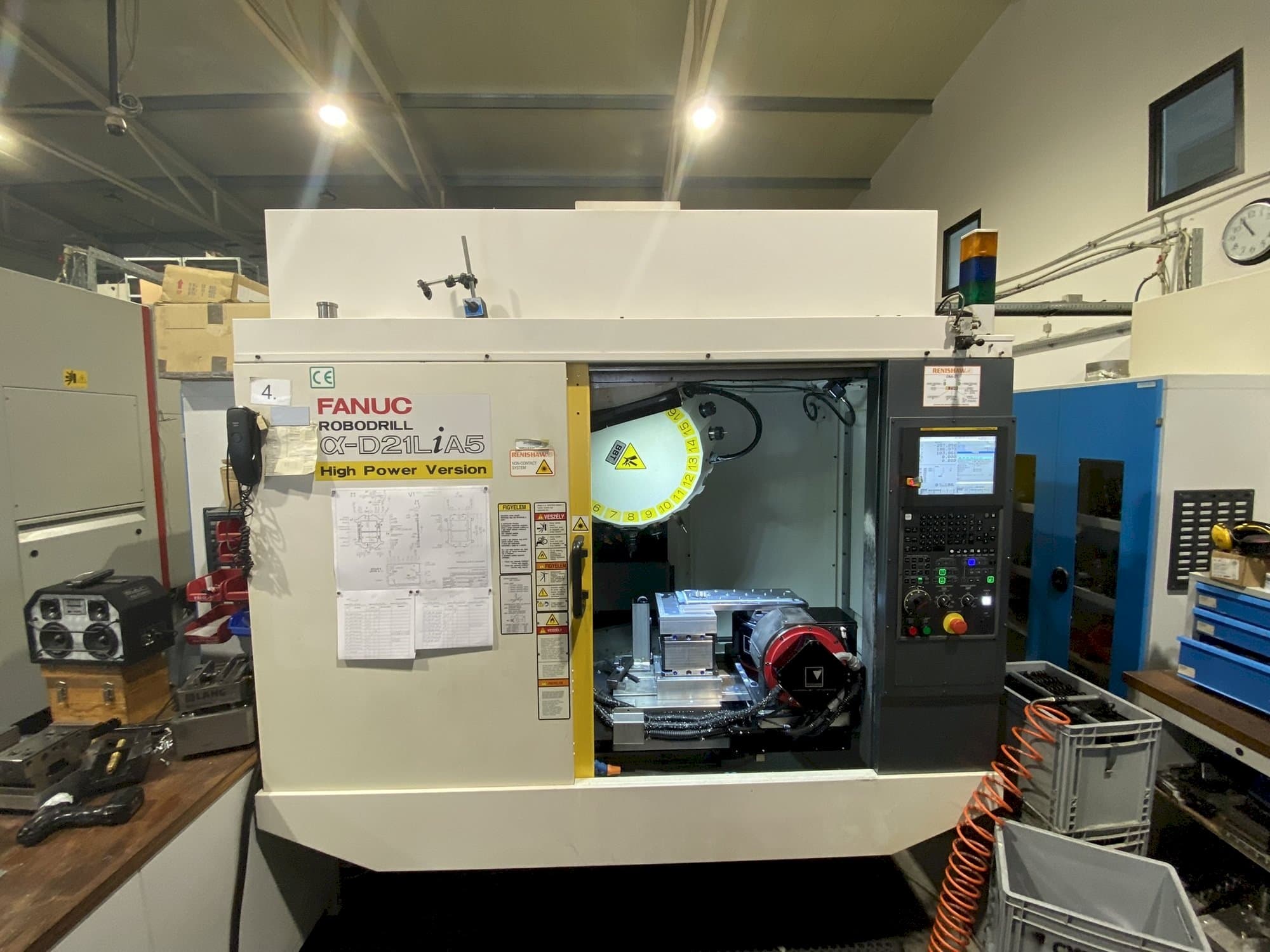Mašīnas FANUC Robodrill Alpha D21LiB5 pretskats