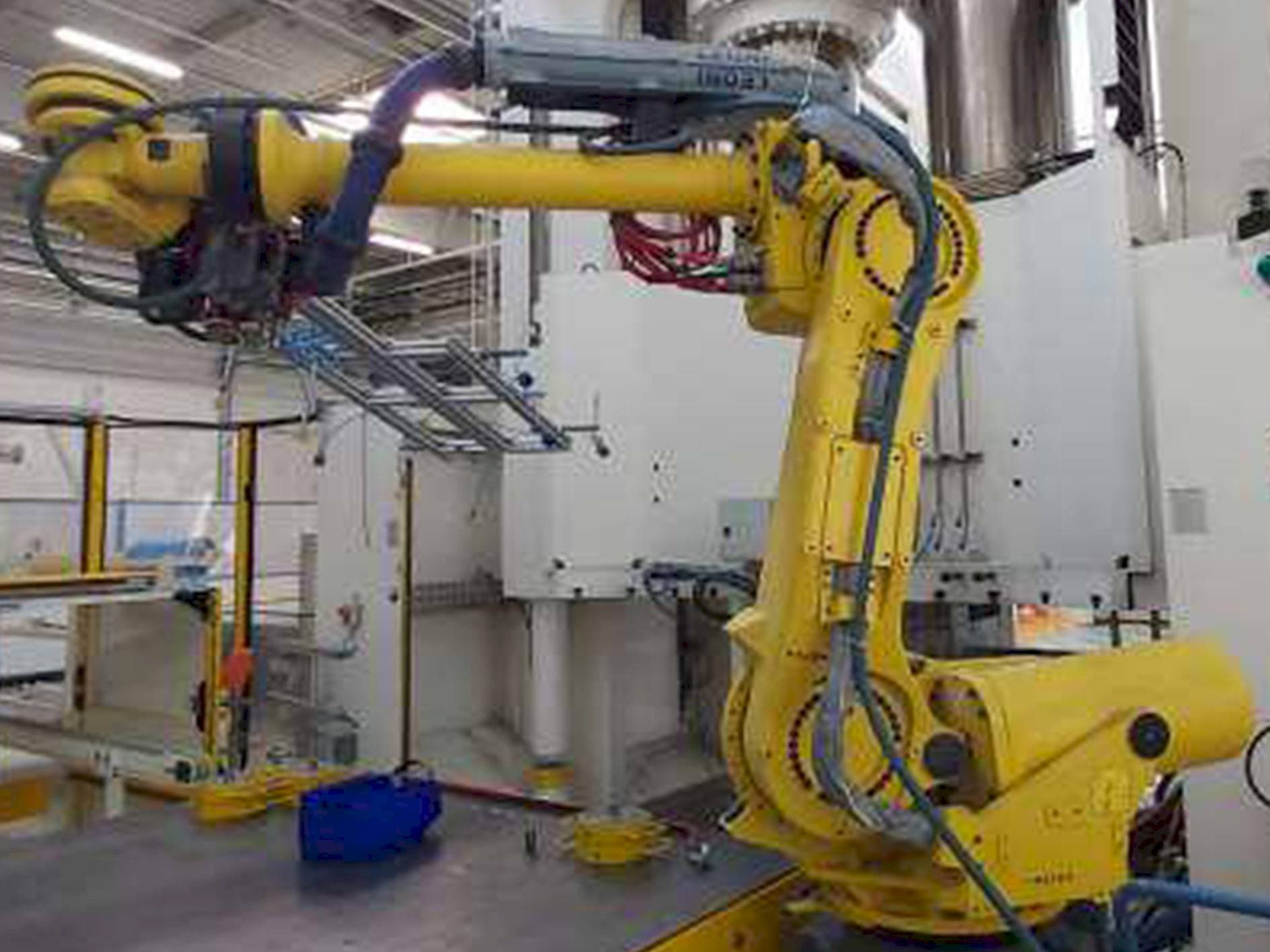 Mašīnas FANUC Robot R-2000iB/185L  pretskats