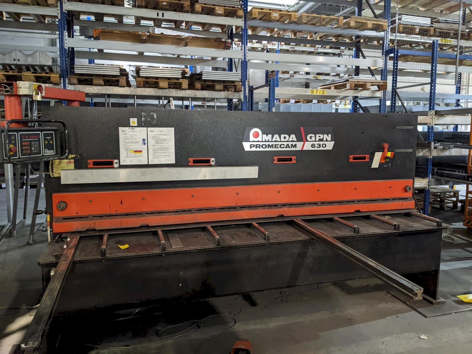 Mašīnas AMADA Promecam Gpn 630 pretskats