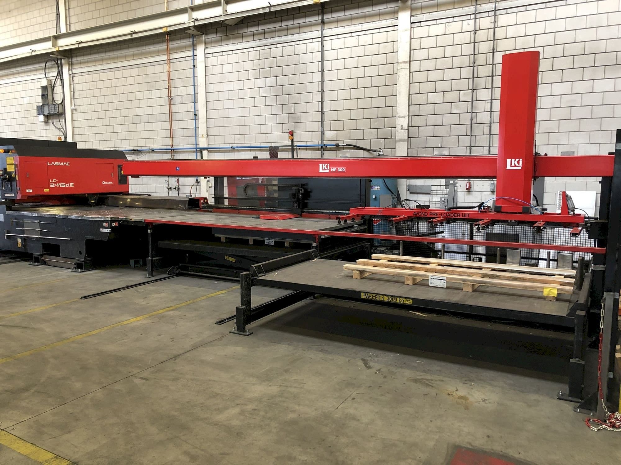 Mašīnas AMADA LC2415 ALPHA III pretskats