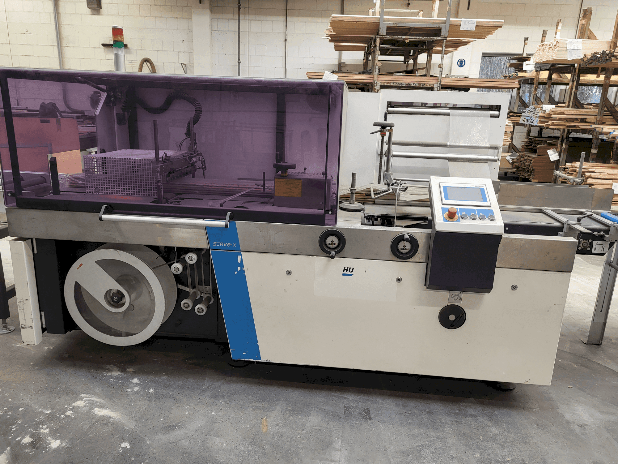 Mašīnas HUGO BECK servo X pretskats