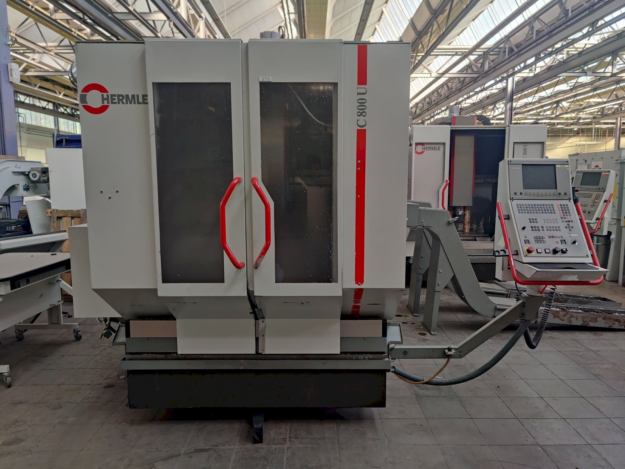 Mašīnas HERMLE C800U pretskats