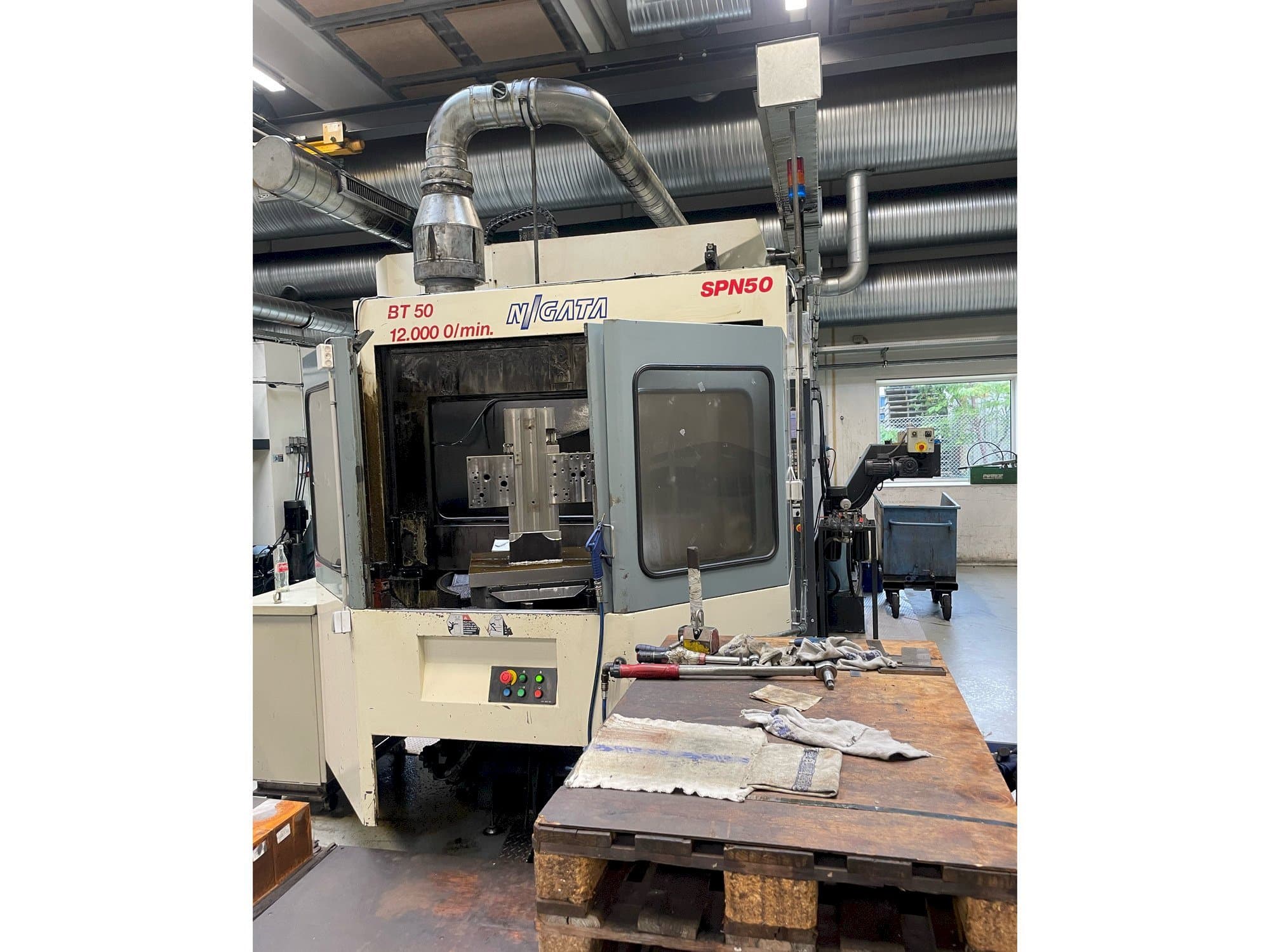 Mašīnas Niigata SPN 50 pretskats