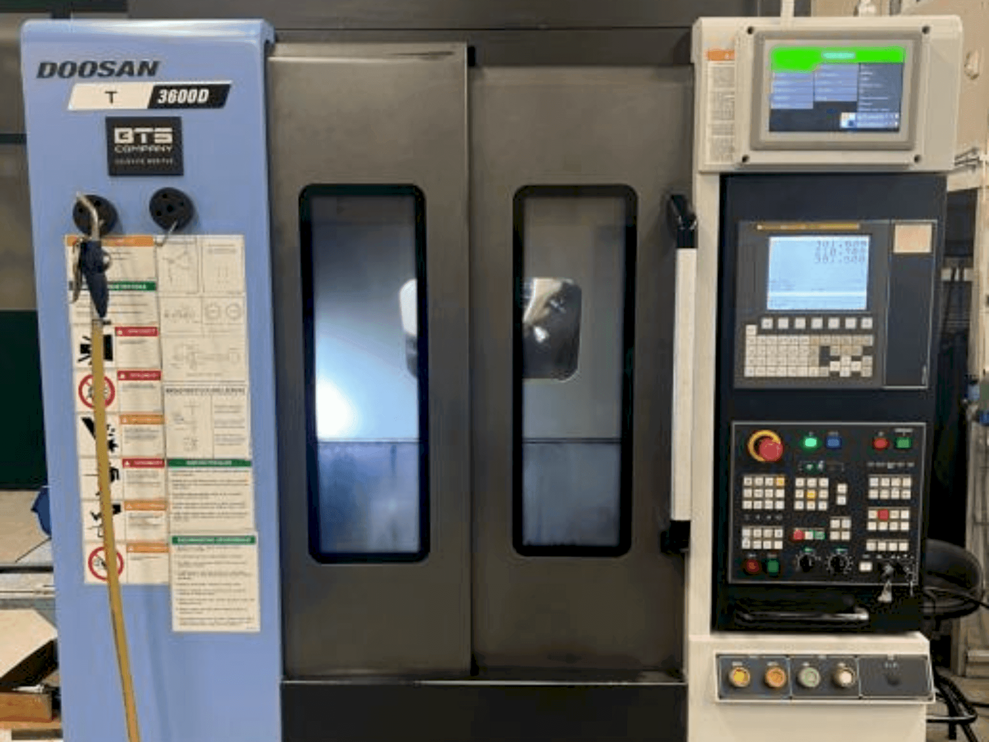 Mašīnas DOOSAN T3600 D pretskats