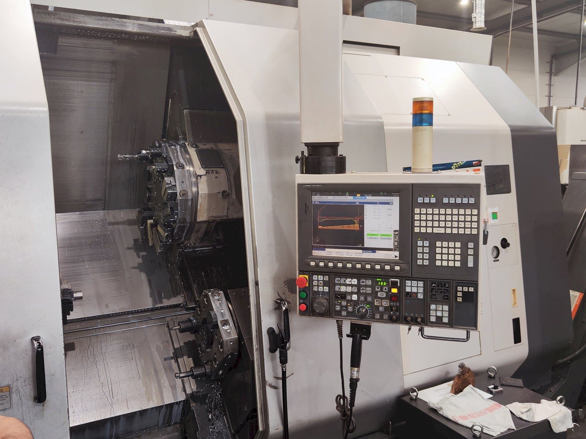 Mašīnas Okuma LU 300 MY pretskats