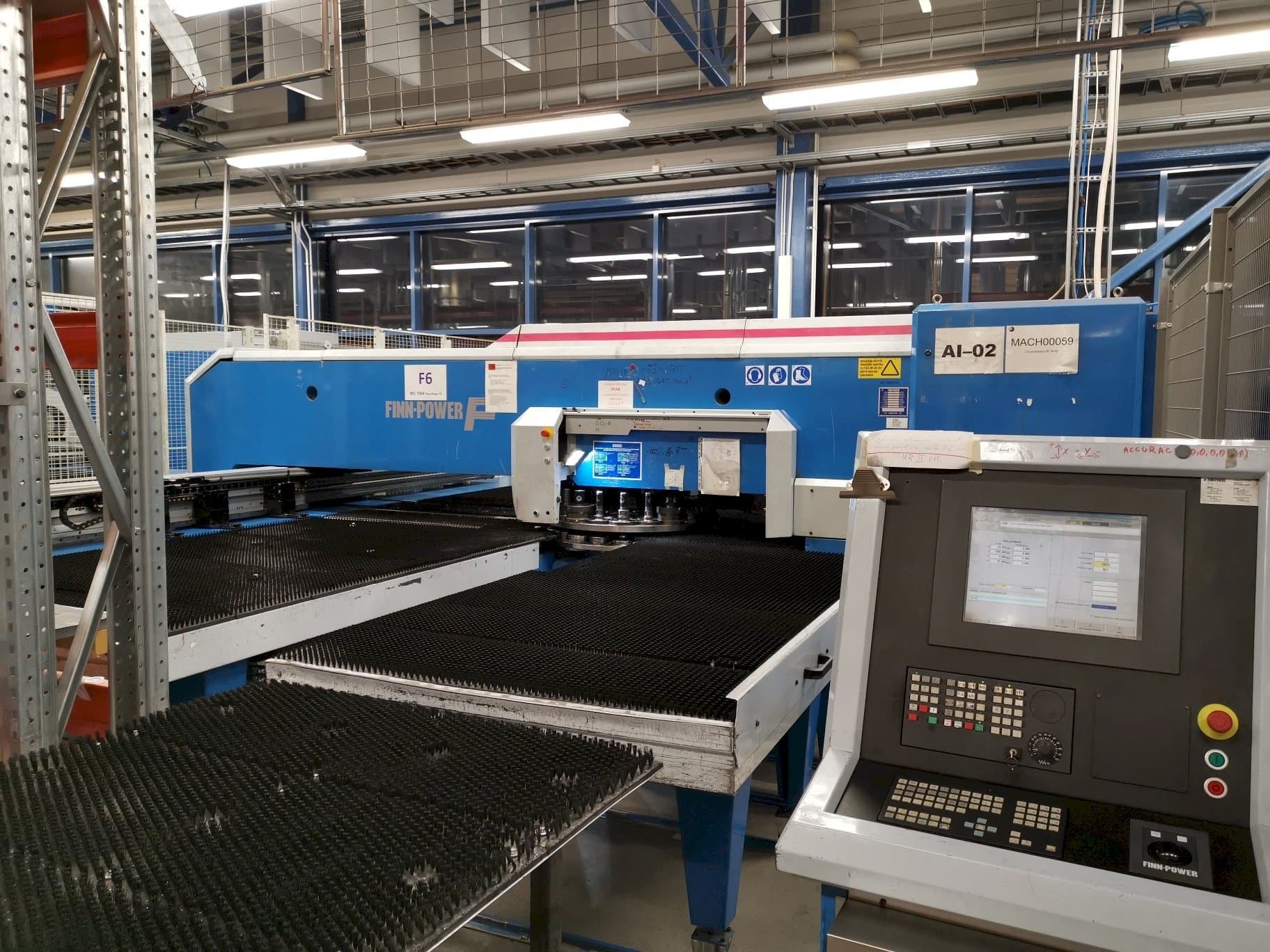 Mašīnas Finn-Power F6SU pretskats