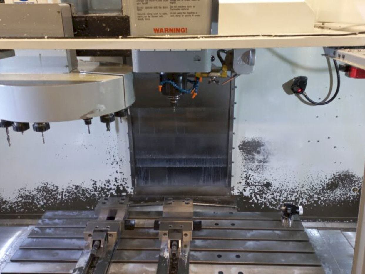 Mašīnas HAAS VF-4 DHE pretskats