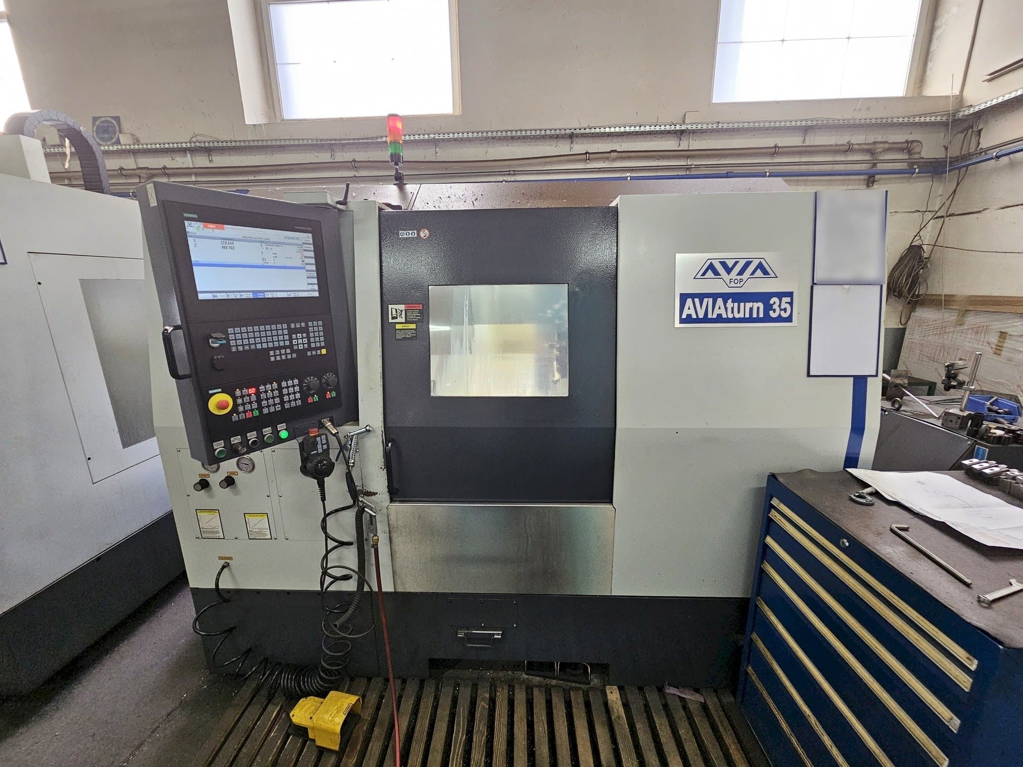 Mašīnas Avia AVIAturn 35 pretskats