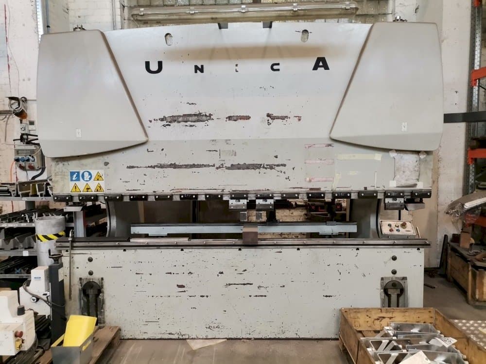 Mašīnas Warcom UNICA30-100  pretskats