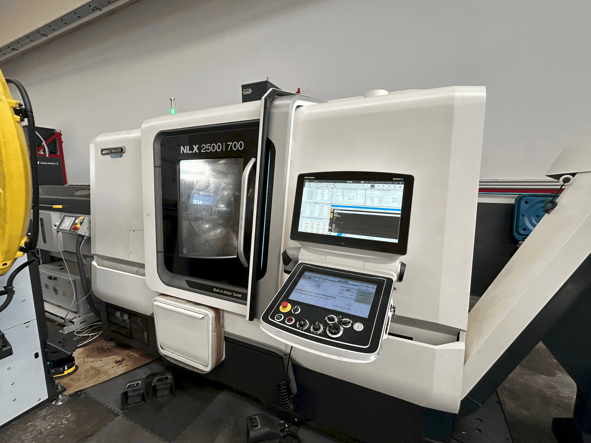 Mašīnas DMG MORI NLX 2500 SY / 700 pretskats