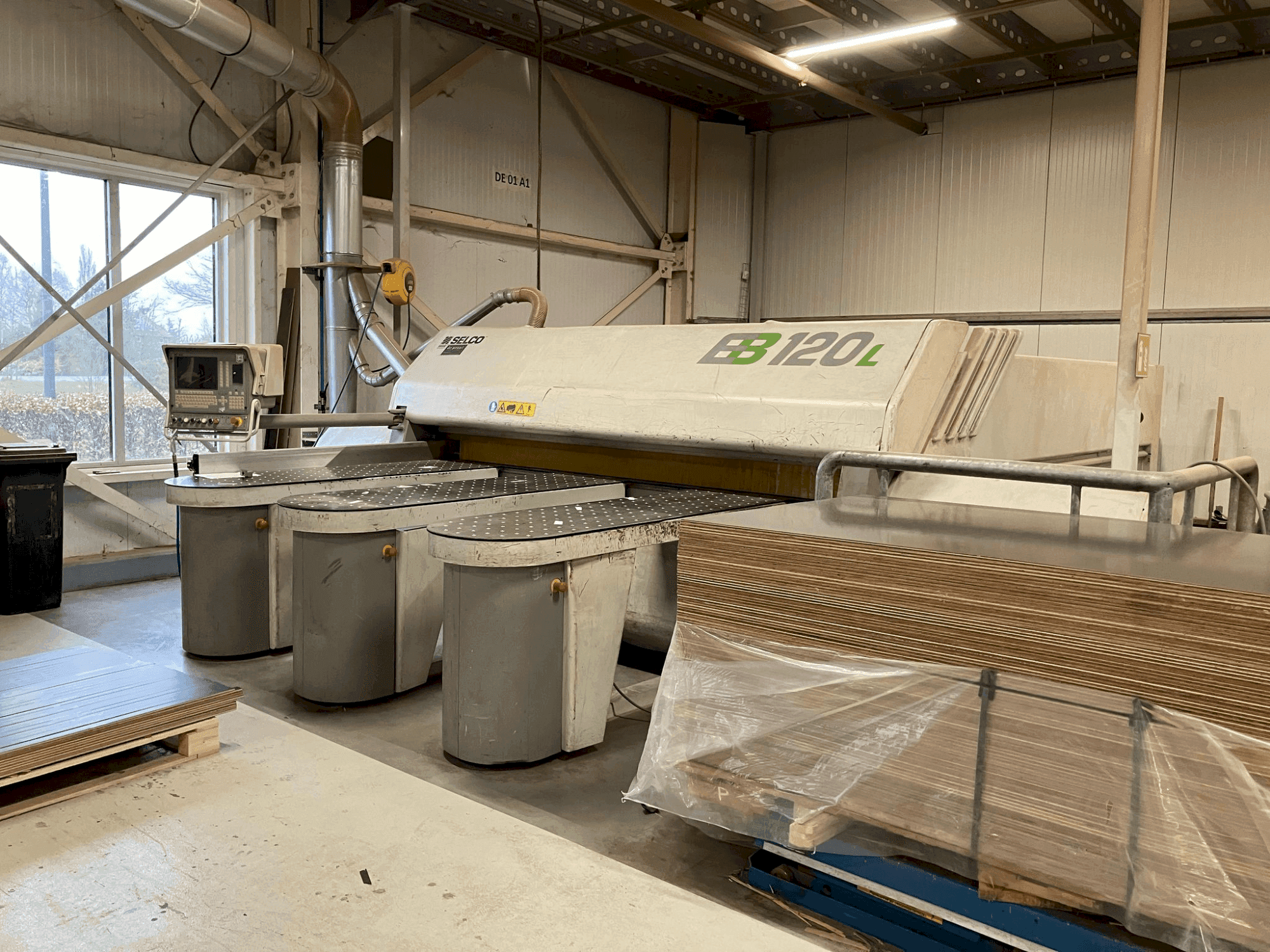 Mašīnas SELCO EBL 120  pretskats