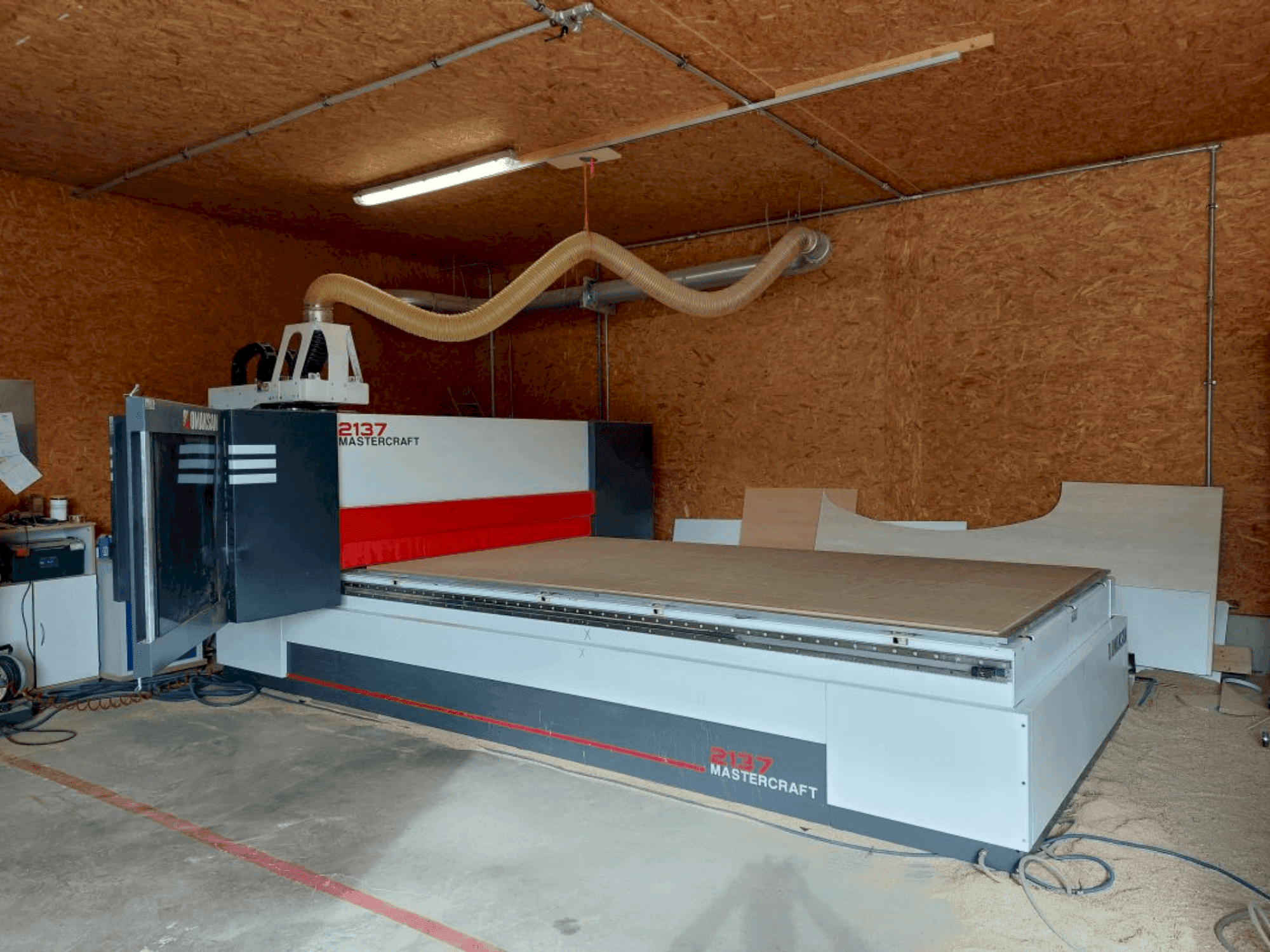 Mašīnas OMAKSAN Mastercraft 217 pretskats