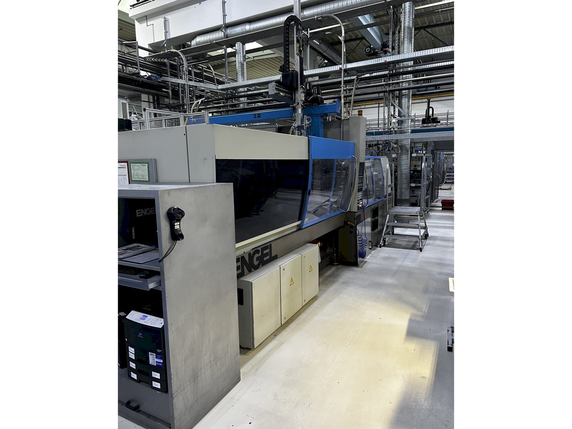 Mašīnas Engel VICTORY 1050/220 kreisās malas skats