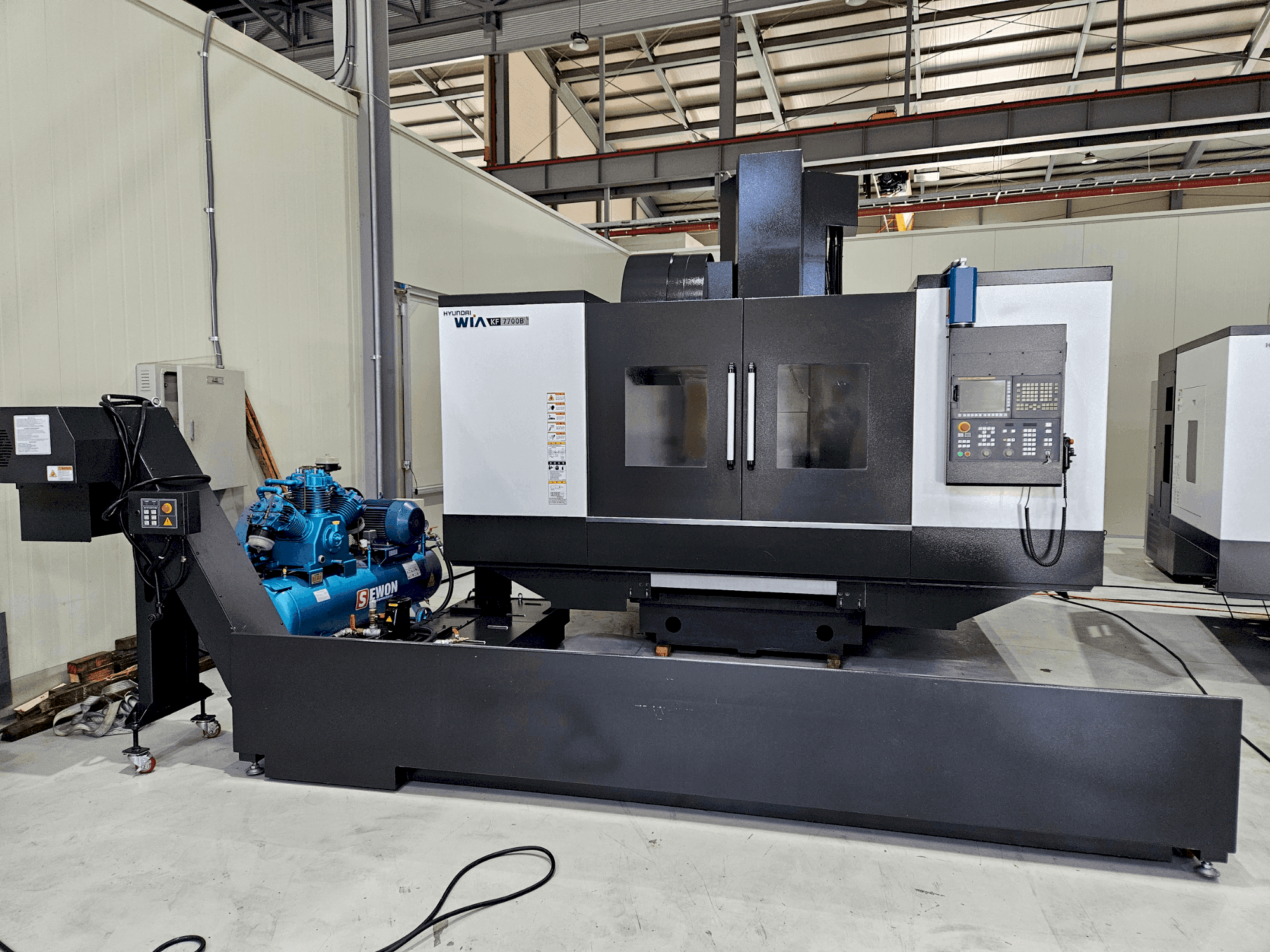 Mašīnas Hyundai Wia WIA KF 7700 B pretskats