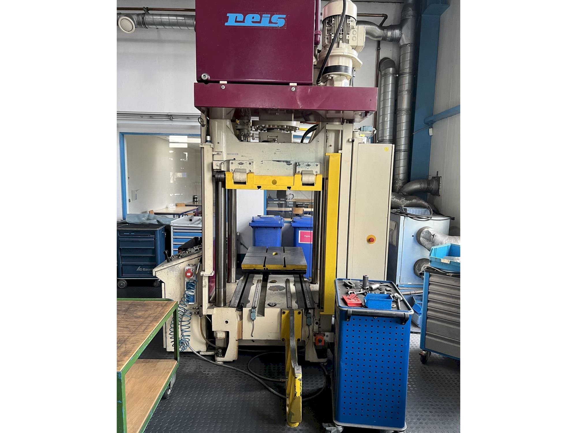 Mašīnas Reis Tus 80-100 pretskats