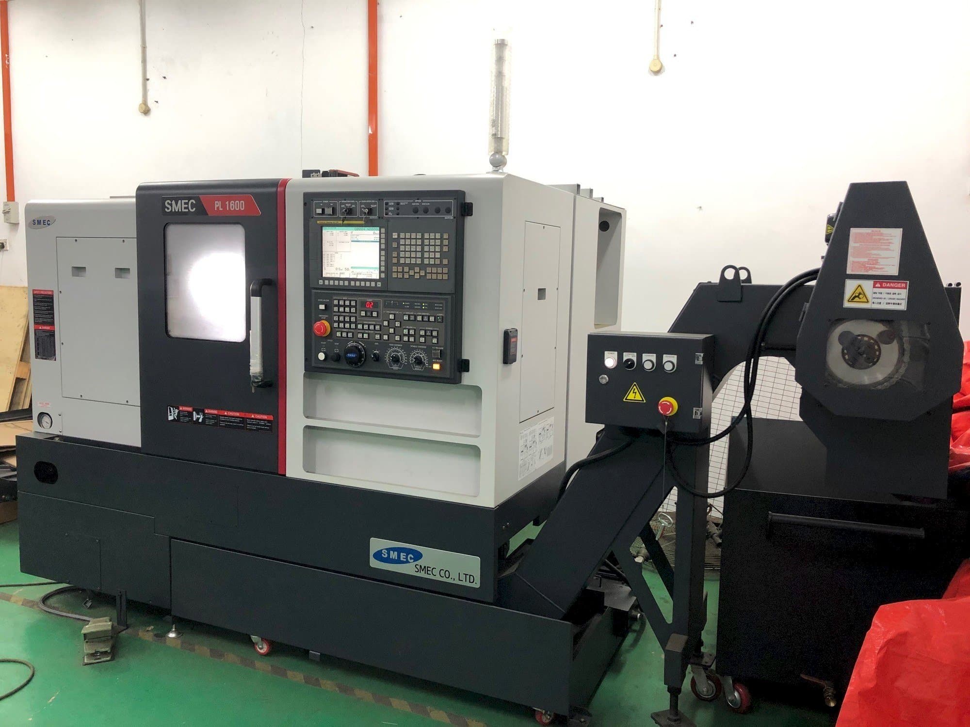 Mašīnas SMEC PL1600  pretskats