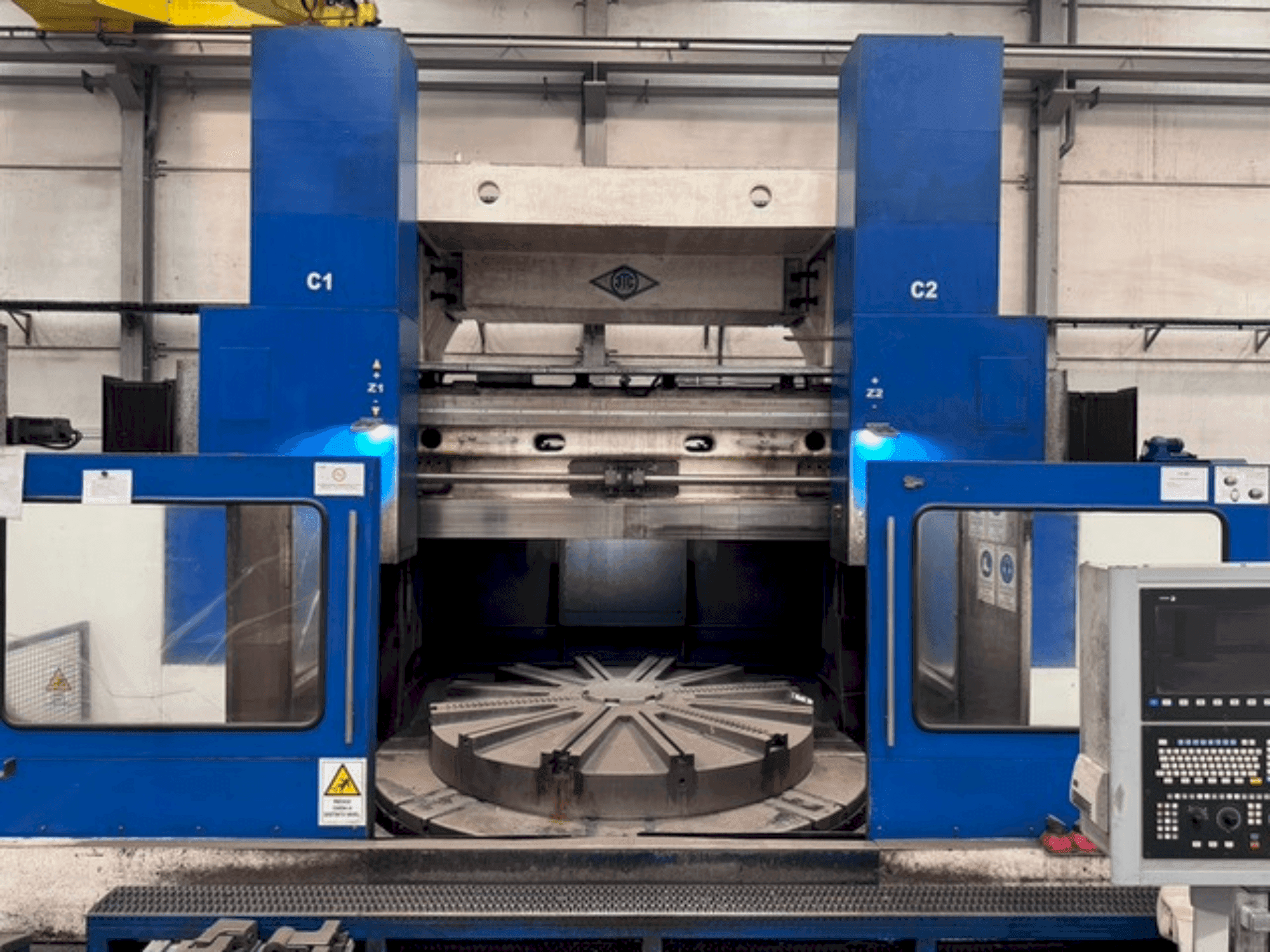 Mašīnas KOLOMNA 1532T  pretskats