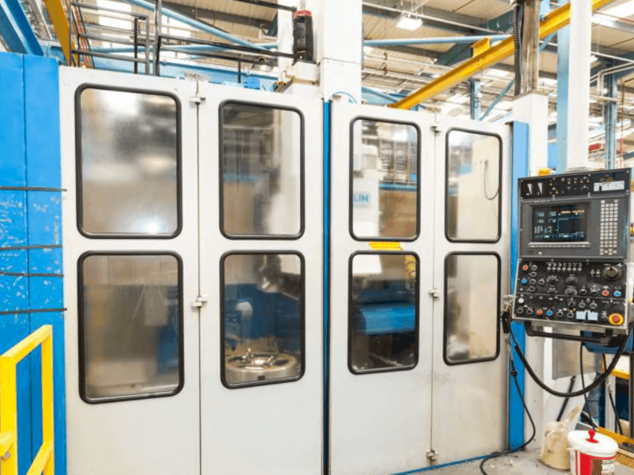 Mašīnas TOS SKIQ 20 CNC  pretskats