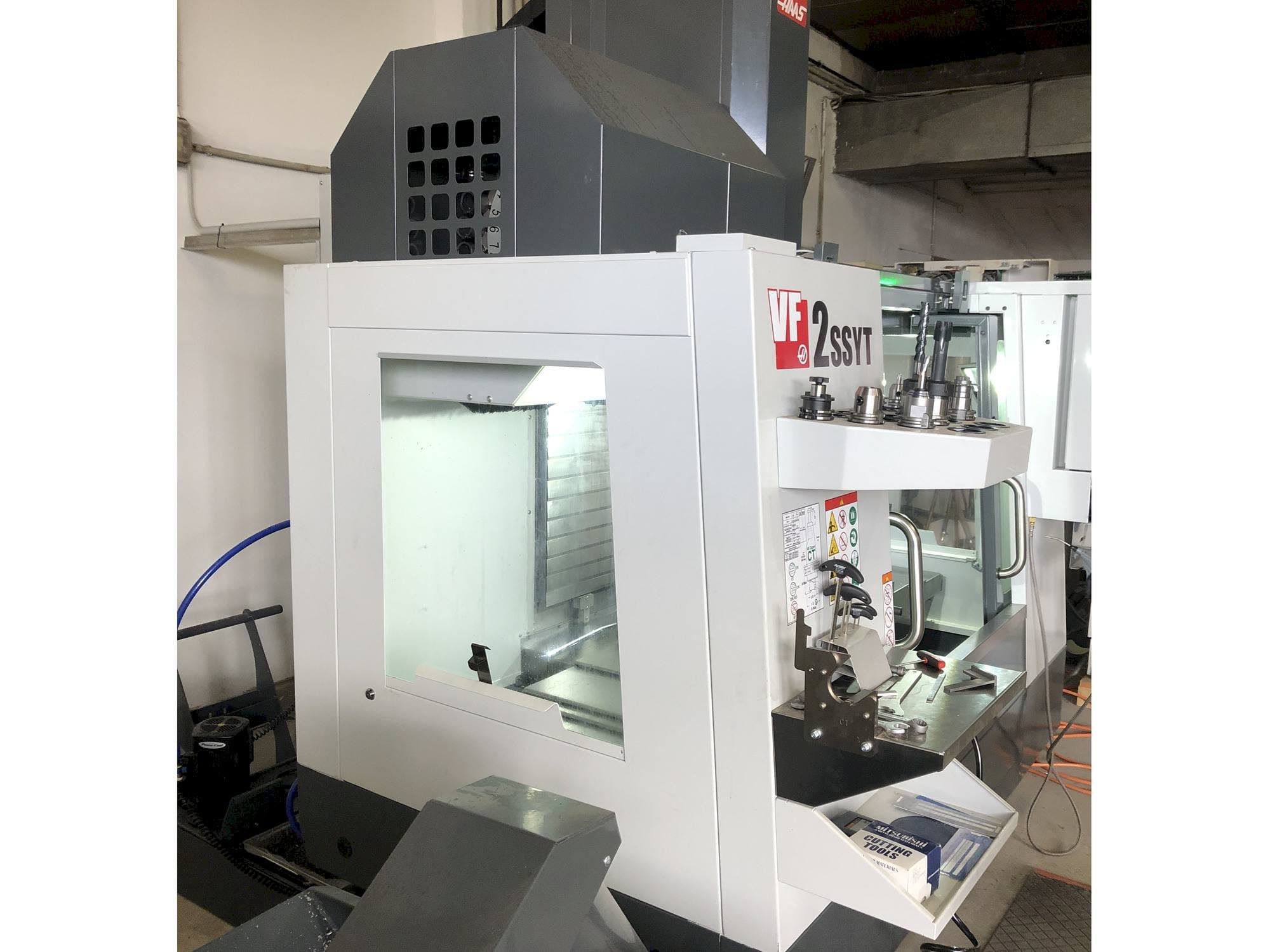 Mašīnas HAAS VF-2SSYT pretskats