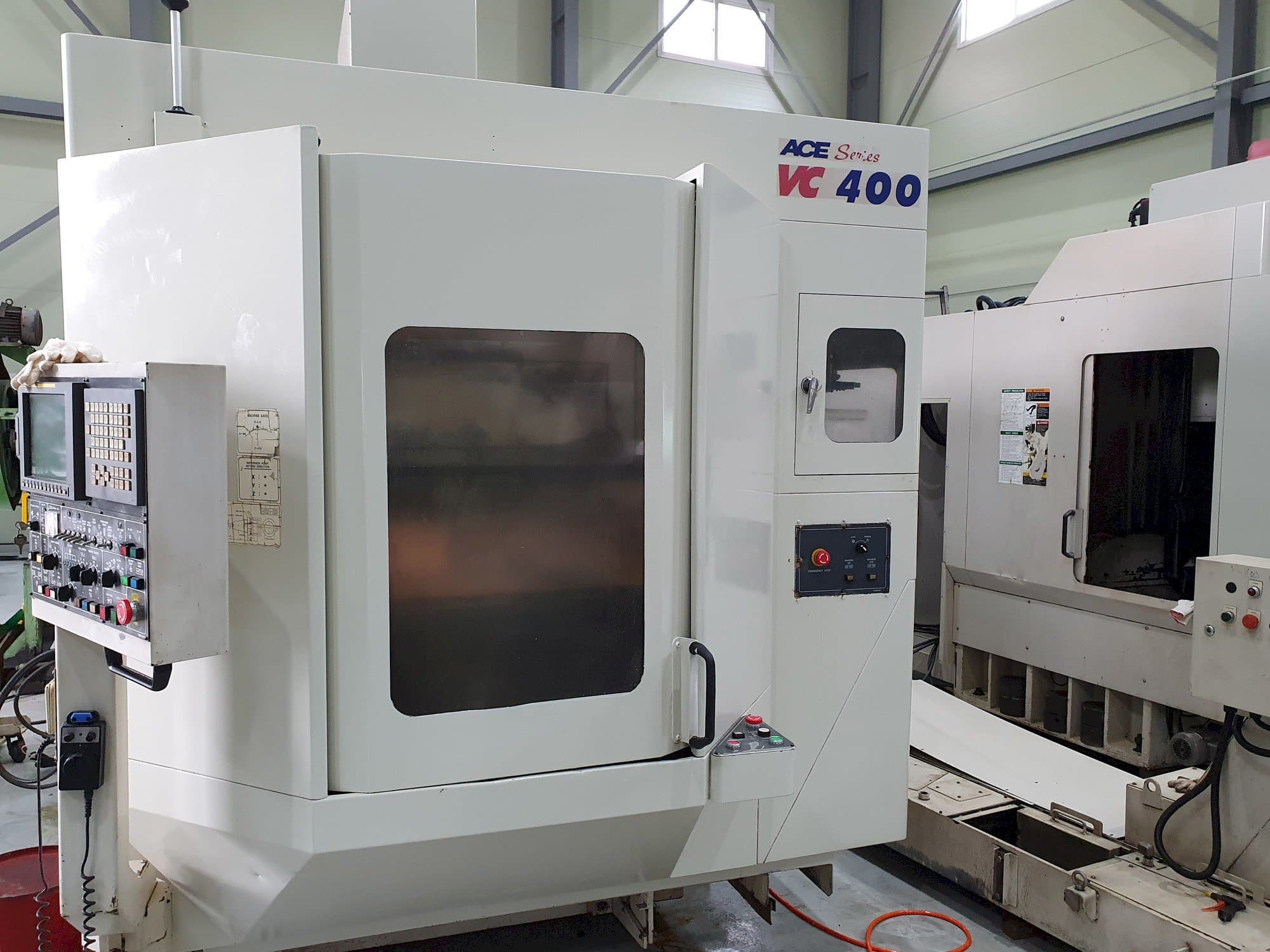 Mašīnas DAEWOO Doosan Ace VC400 pretskats