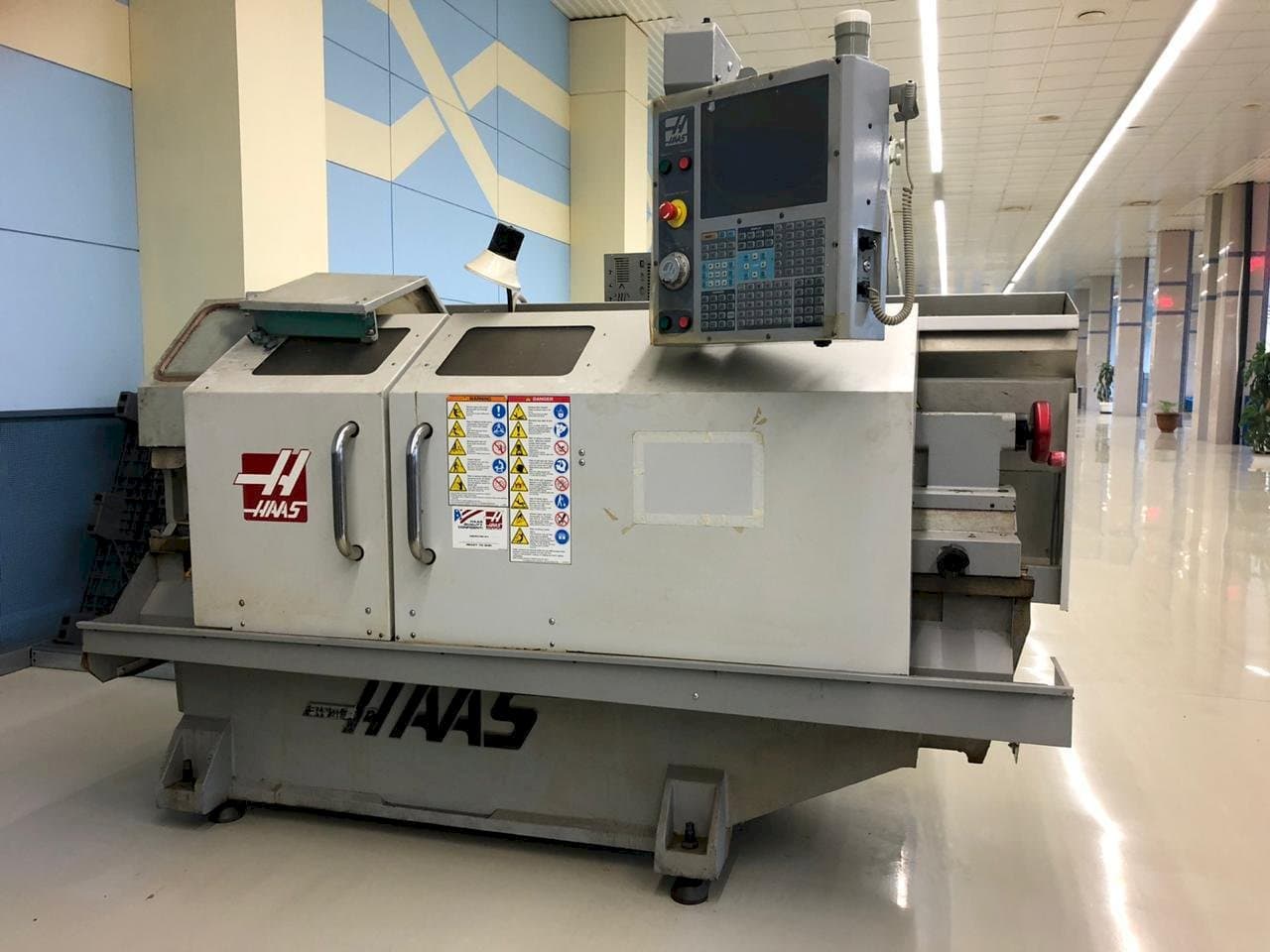 Mašīnas HAAS TL-2HE pretskats
